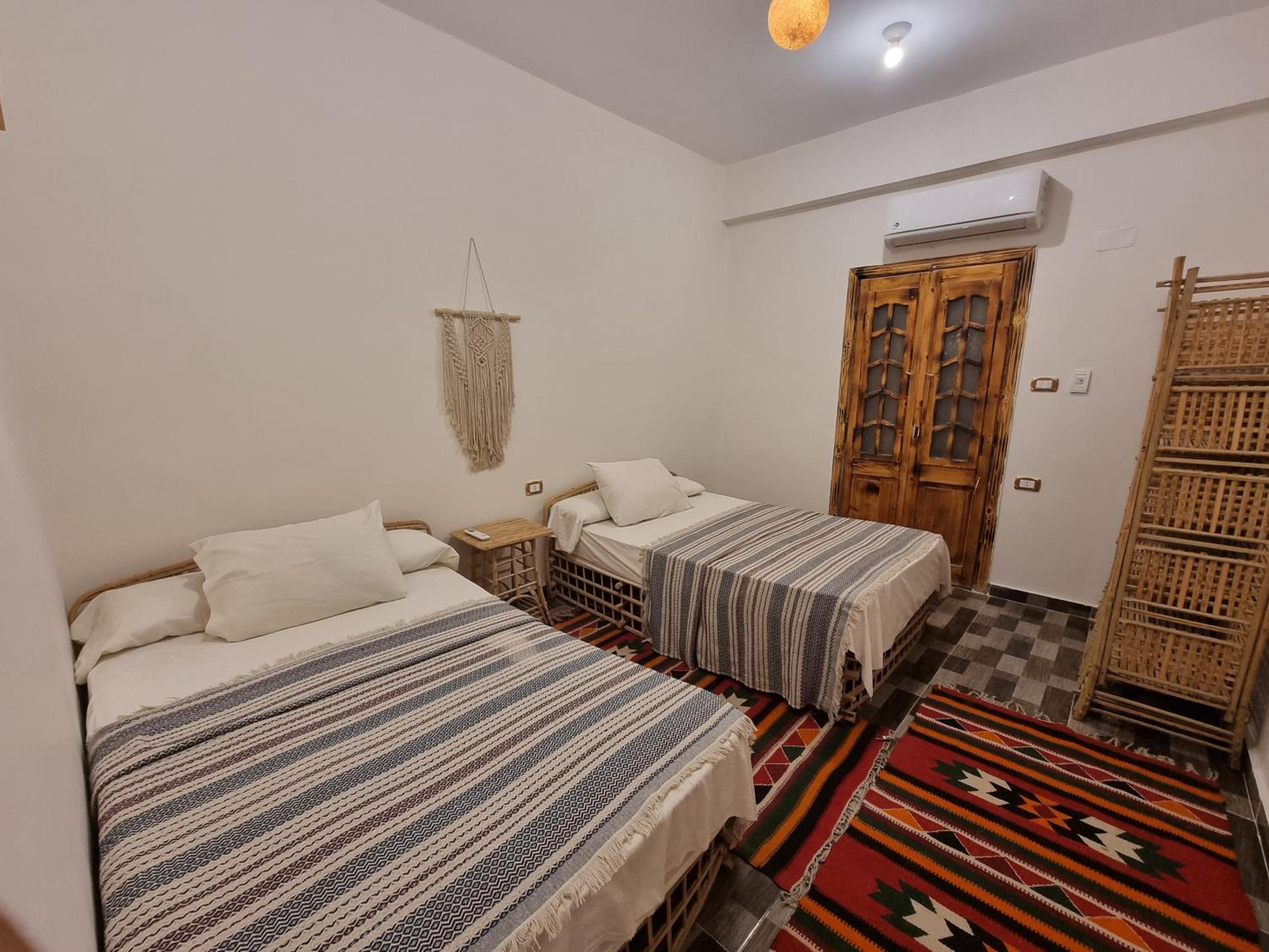 Single Bed in Male Dormitory Room with Shared Bathroom photo 3