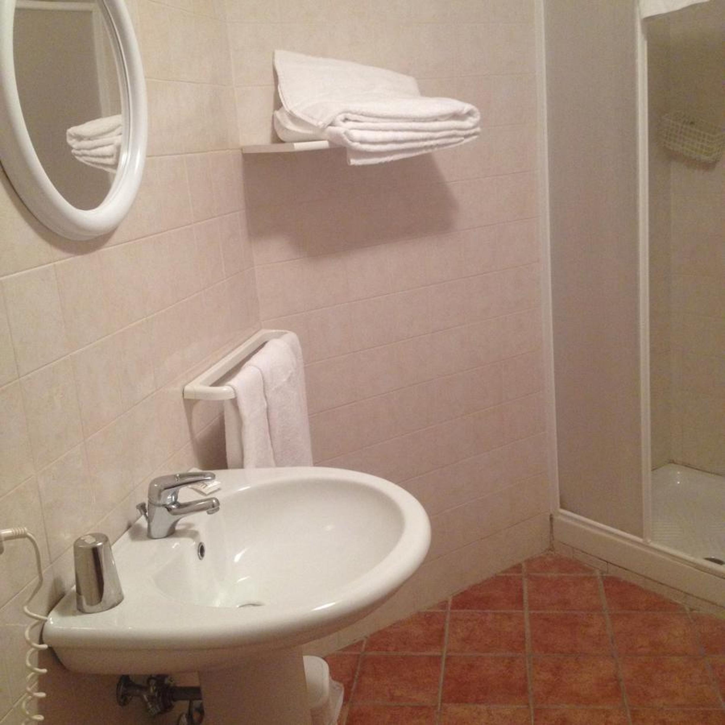 Basic Triple Room photo 2