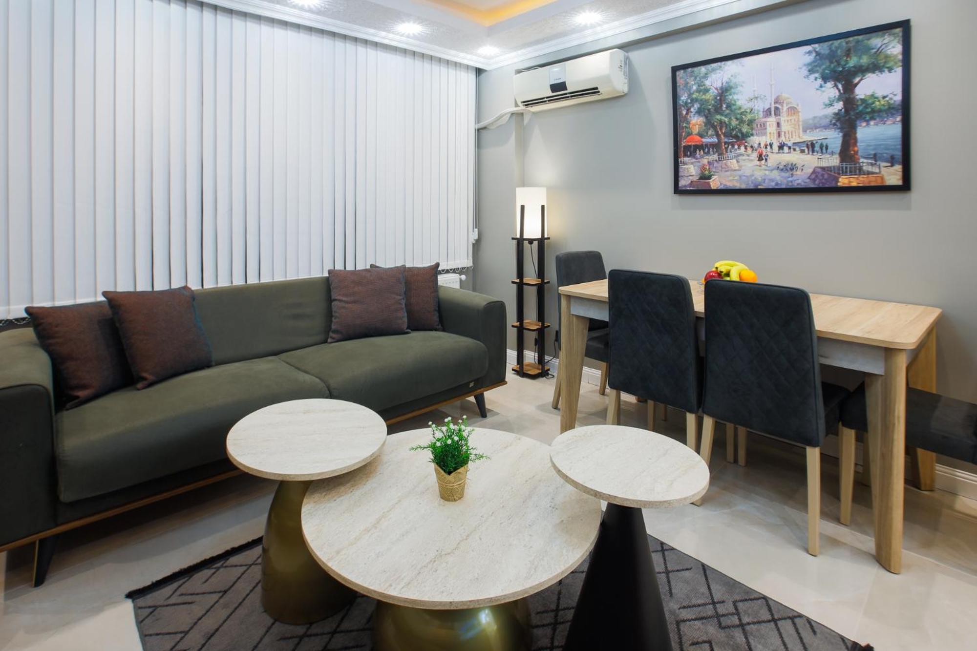 Deluxe Suite with Spa Bath photo 1