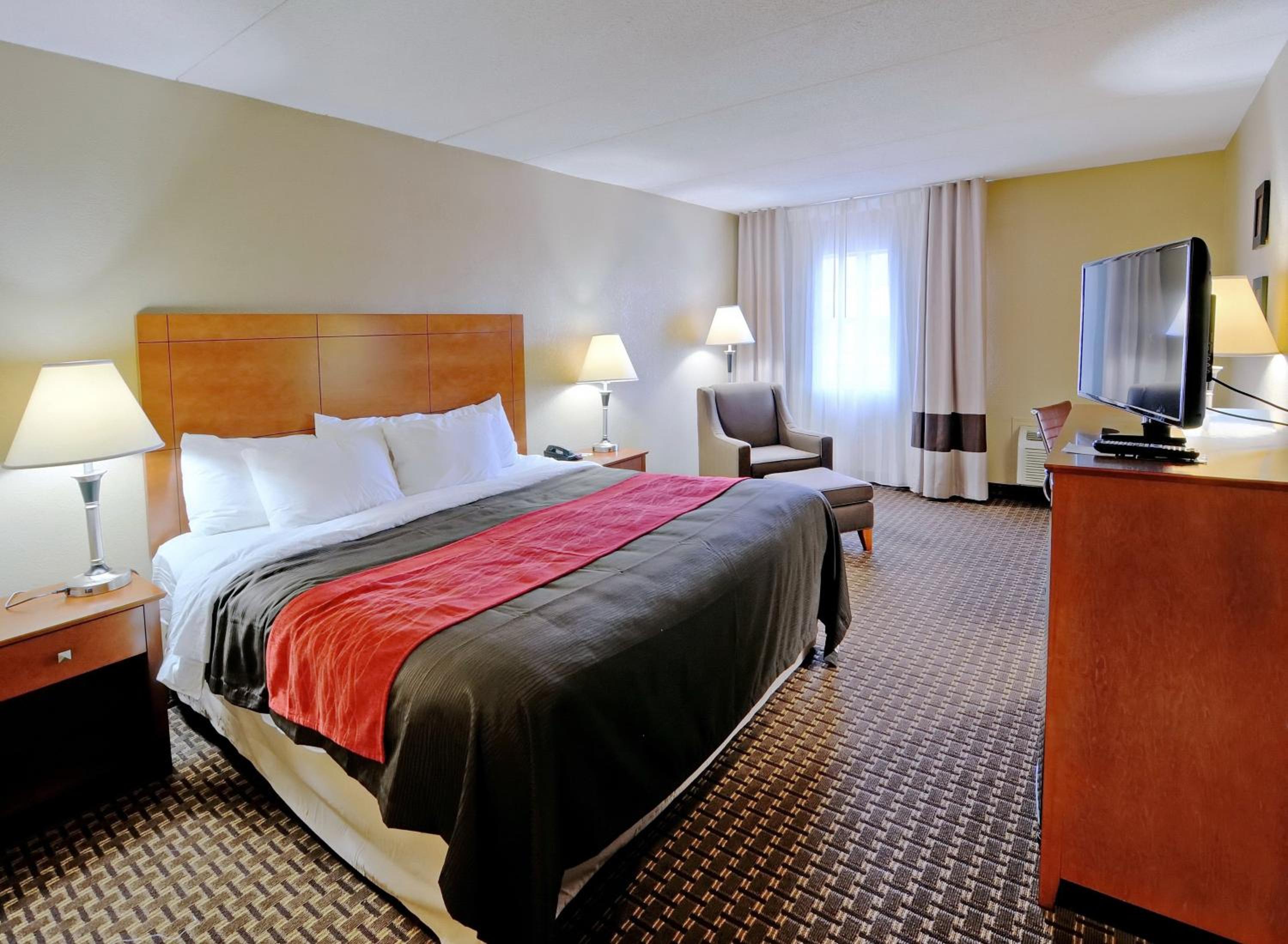 Standard King Room - Non-Smoking  - Photo 1
