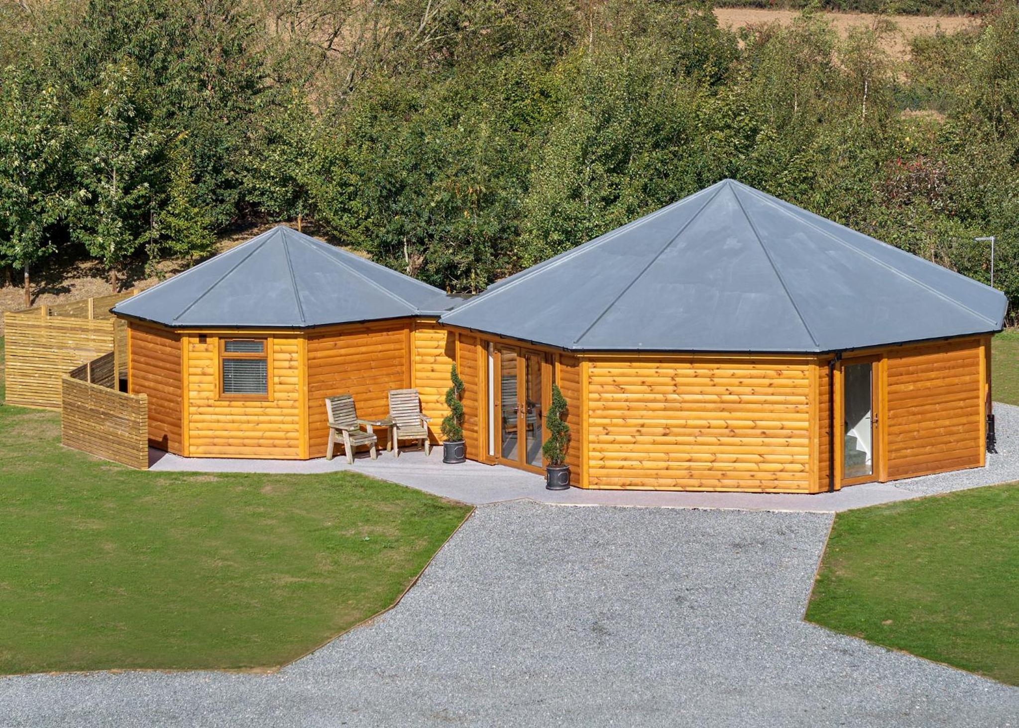 Three-Bedroom Chalet photo 2