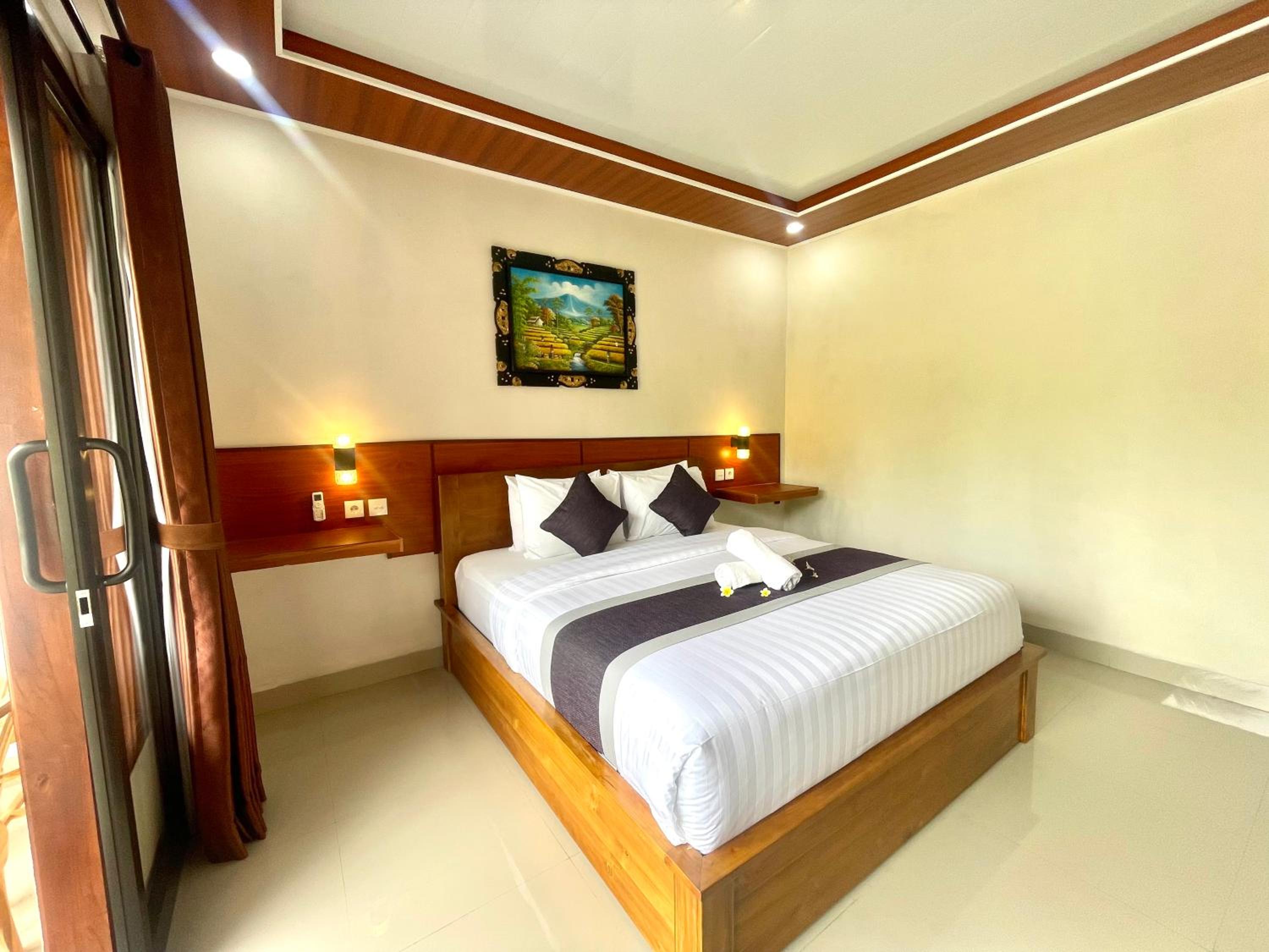 Double Room with Pool View - Photo 2
