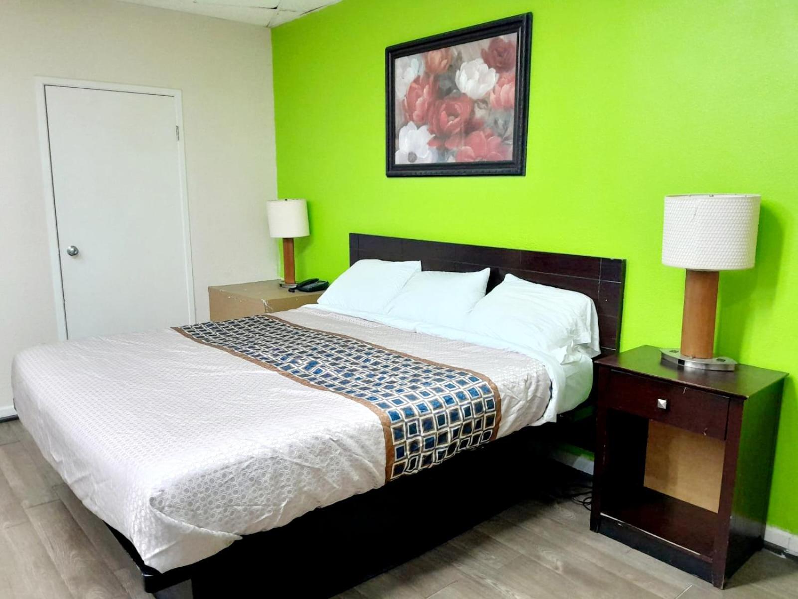 King Room - Disability Access/Non-Smoking - Photo 5