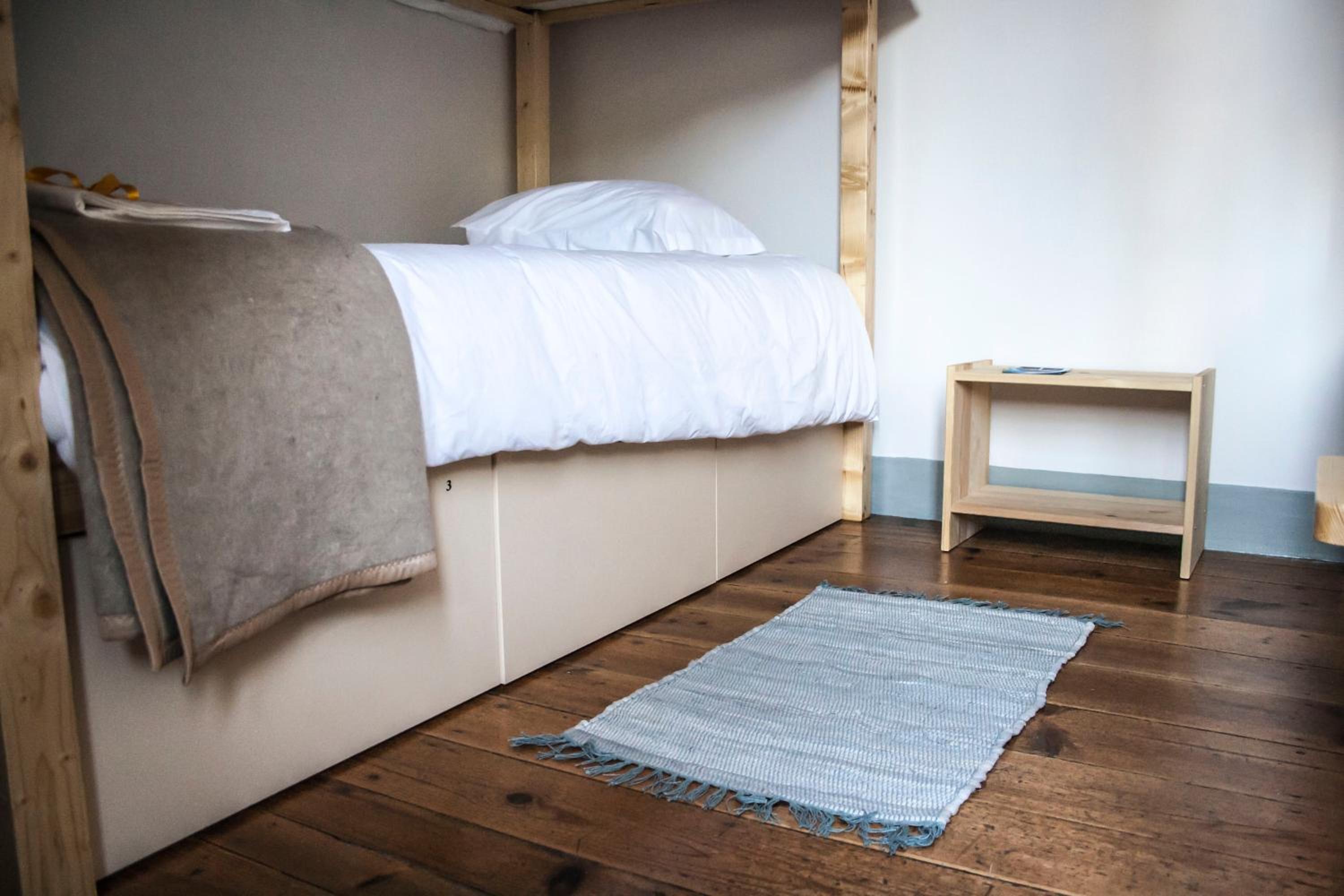 Single Room with Shared Bathroom photo 1