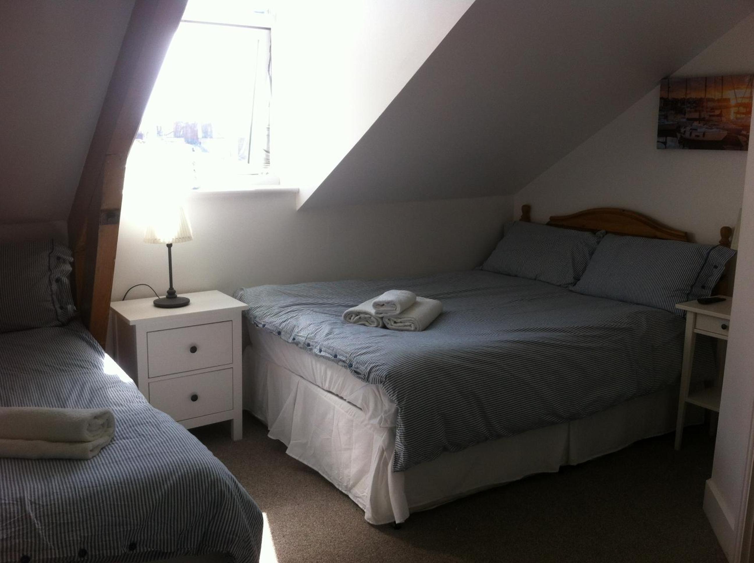 Family Room - Photo 10