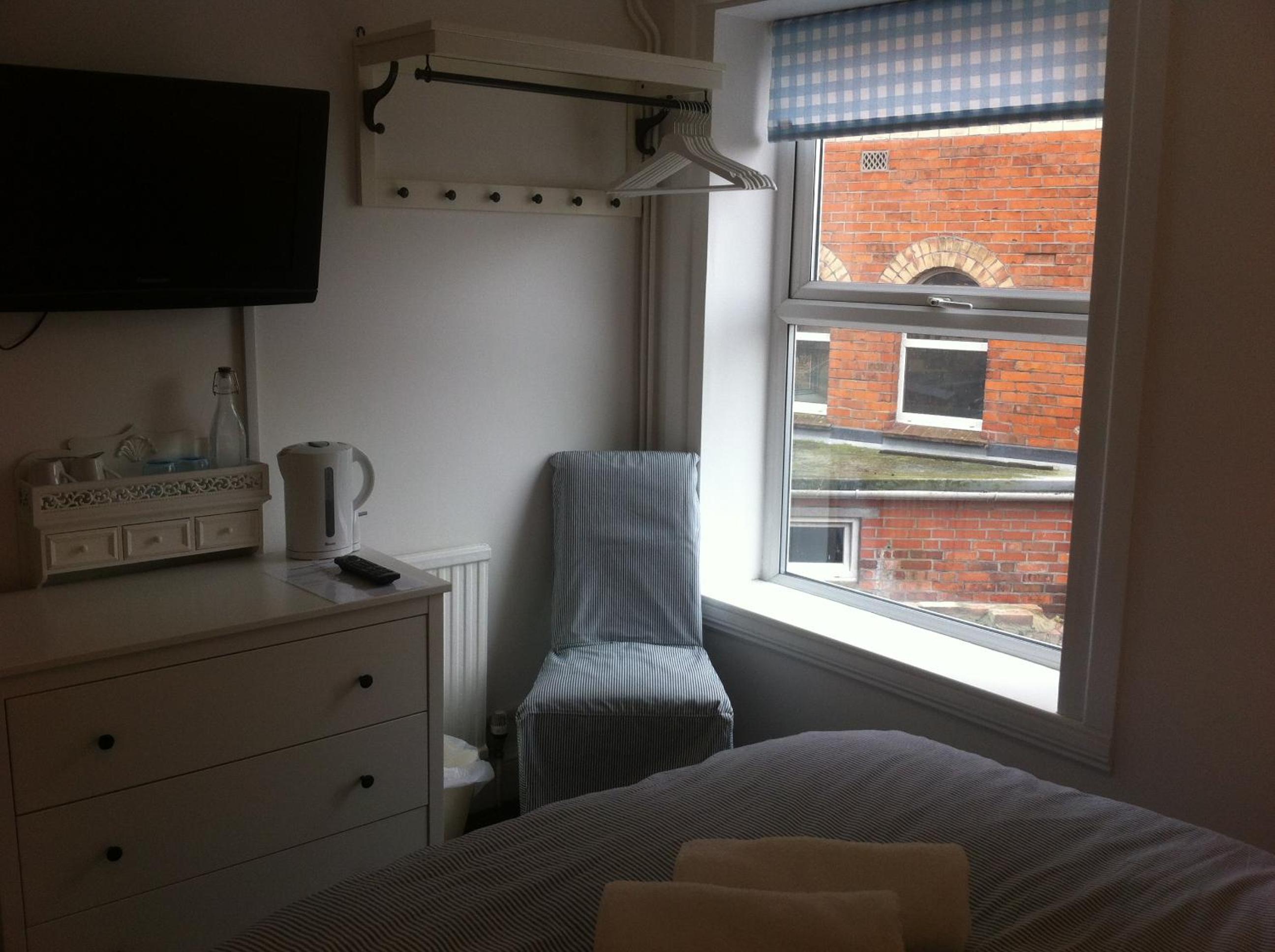 Small Double Room - Photo 4