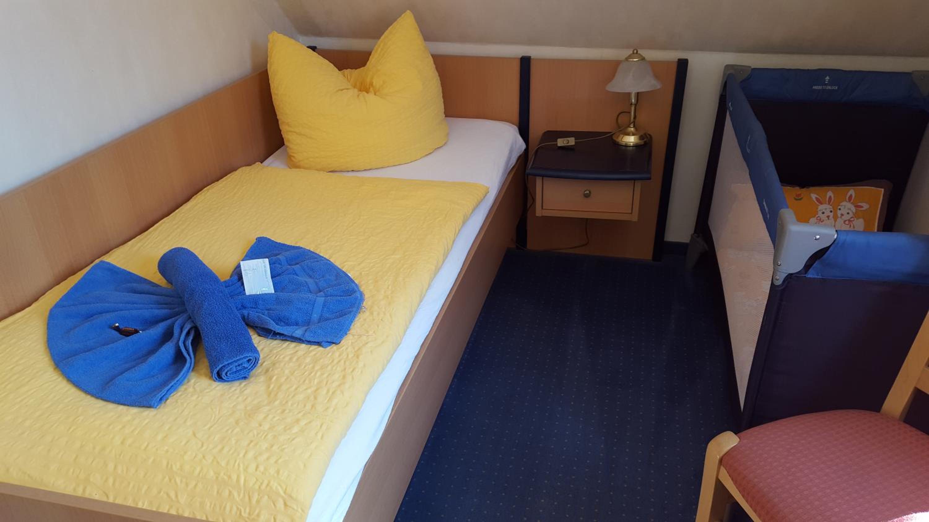Standard Twin Room with Sofa