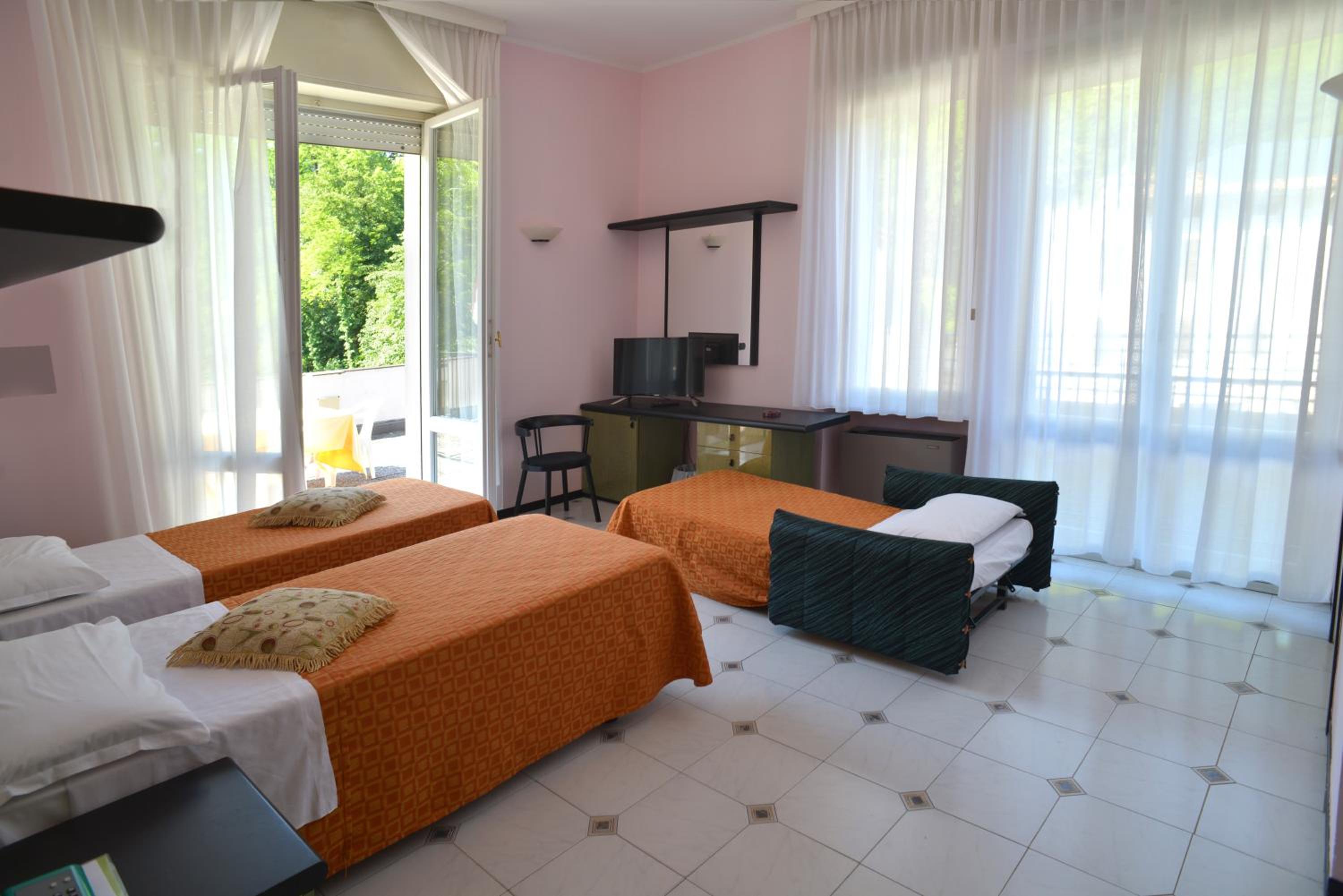 Triple Room - Photo 5