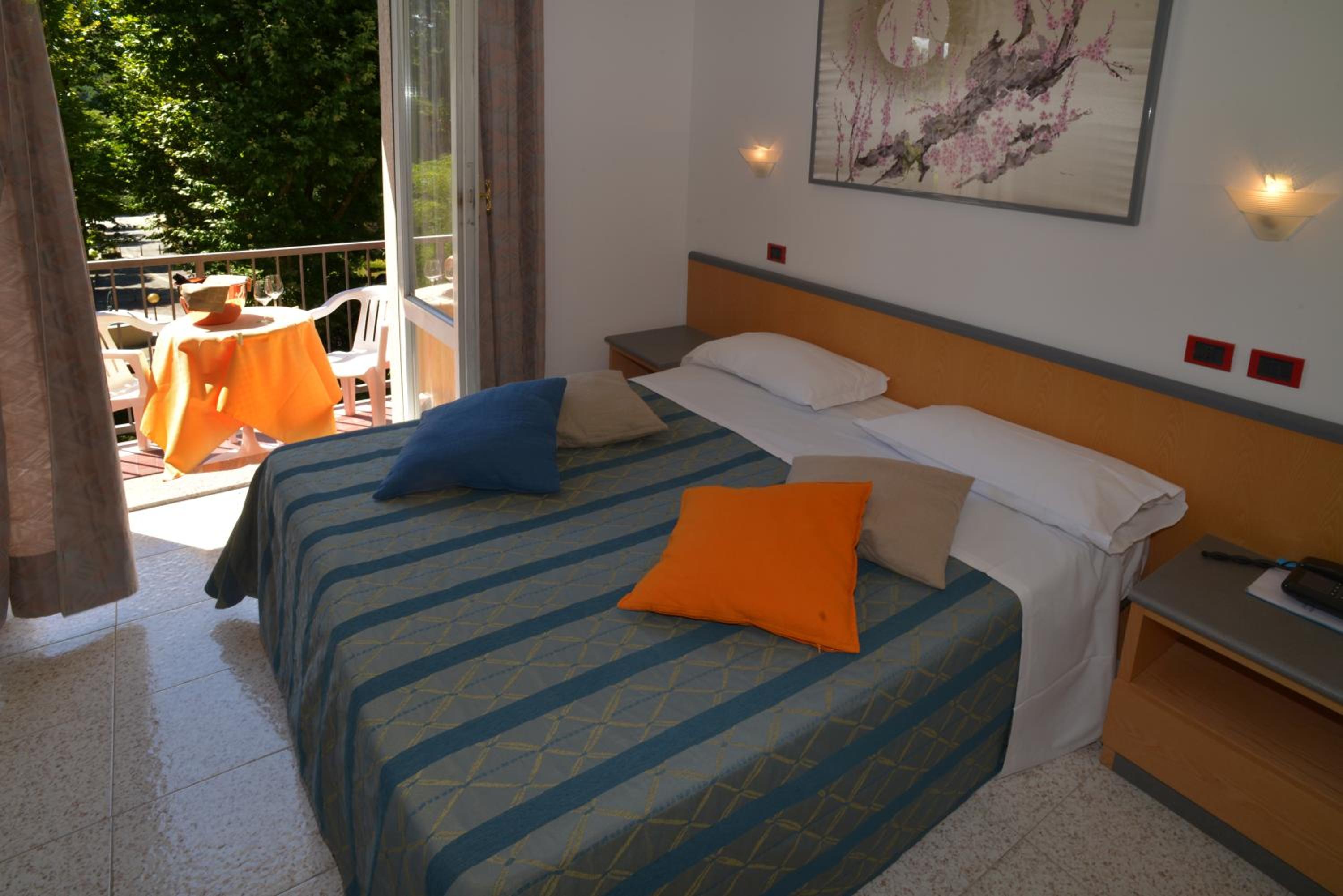 Double Room - Photo 5