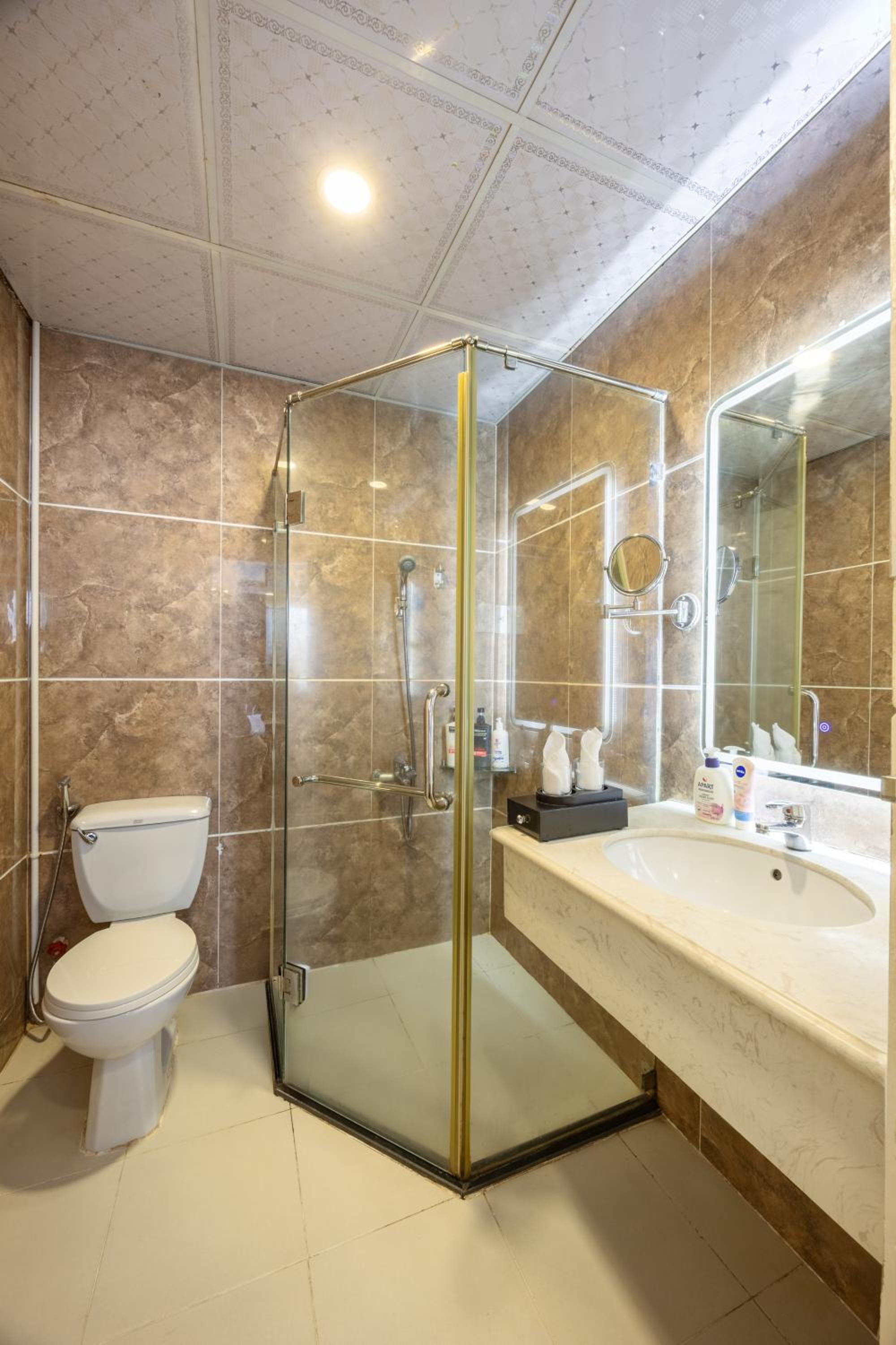 Deluxe King Room photo 2