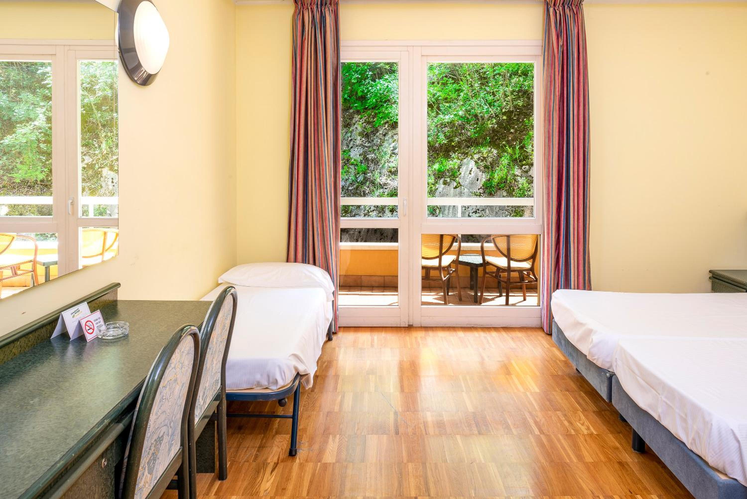 Standard Triple Room - Photo 3