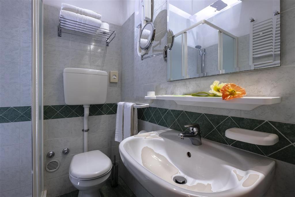 Double Room with Balcony and Sea View