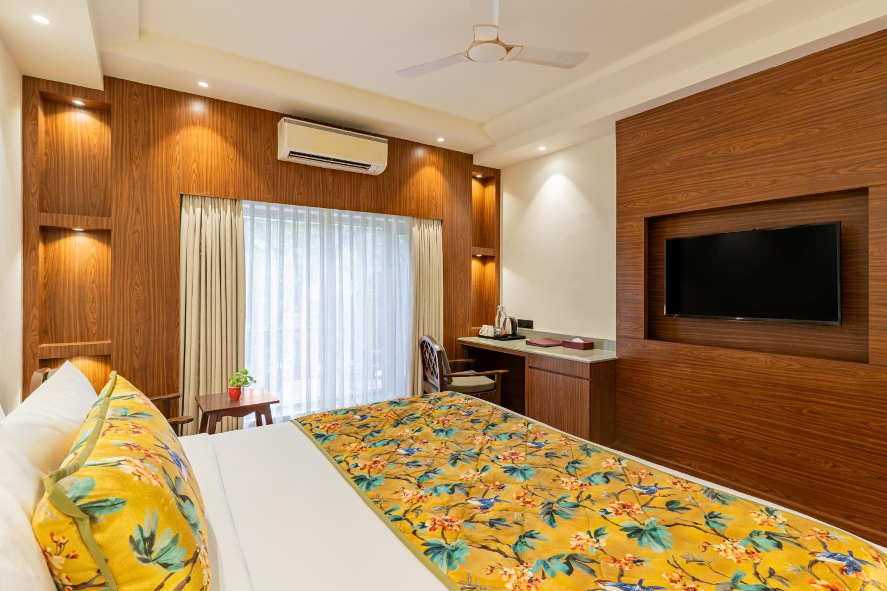 Premium Ganges View Room - Photo 2