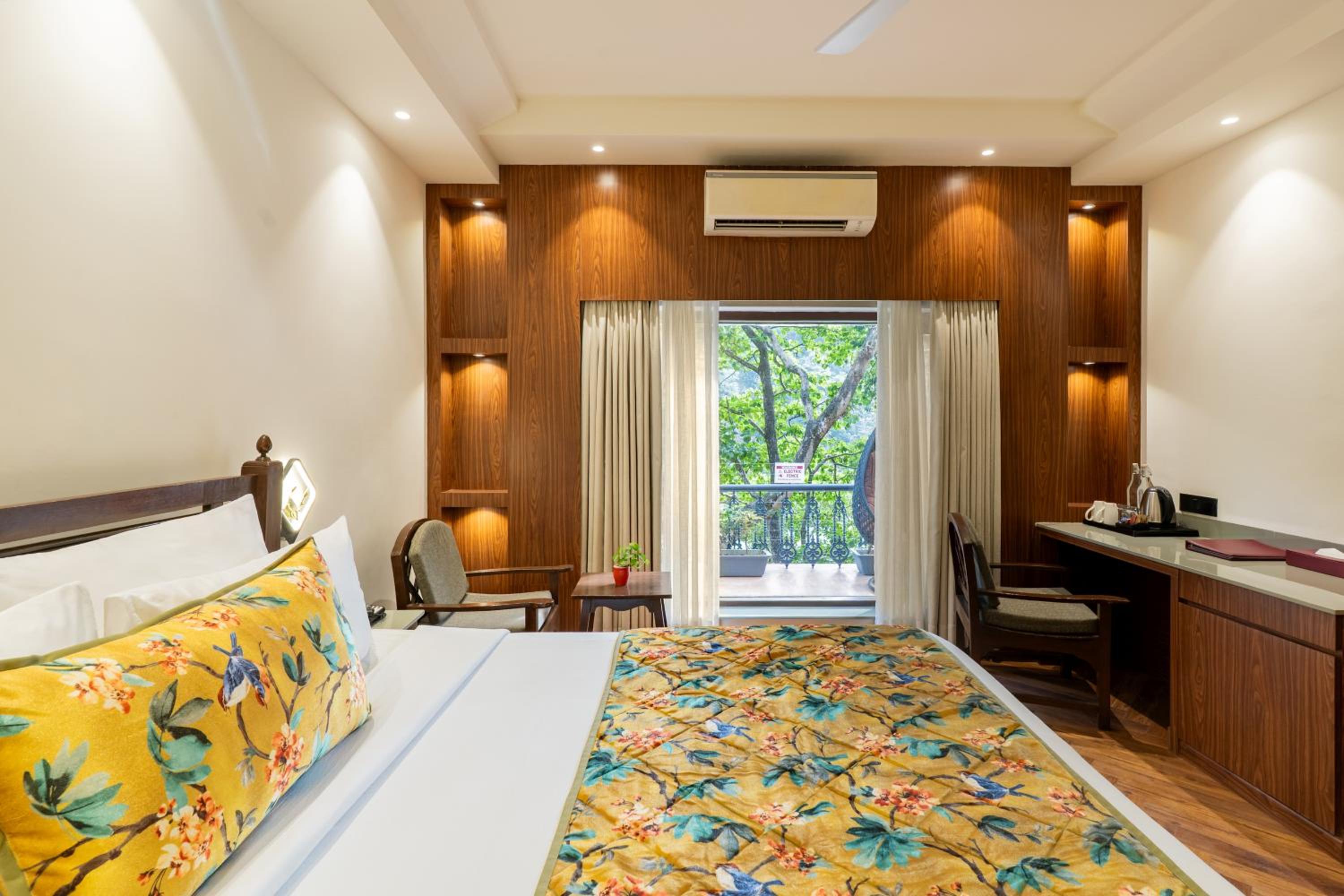 Premium Ganges View Room - Photo 5