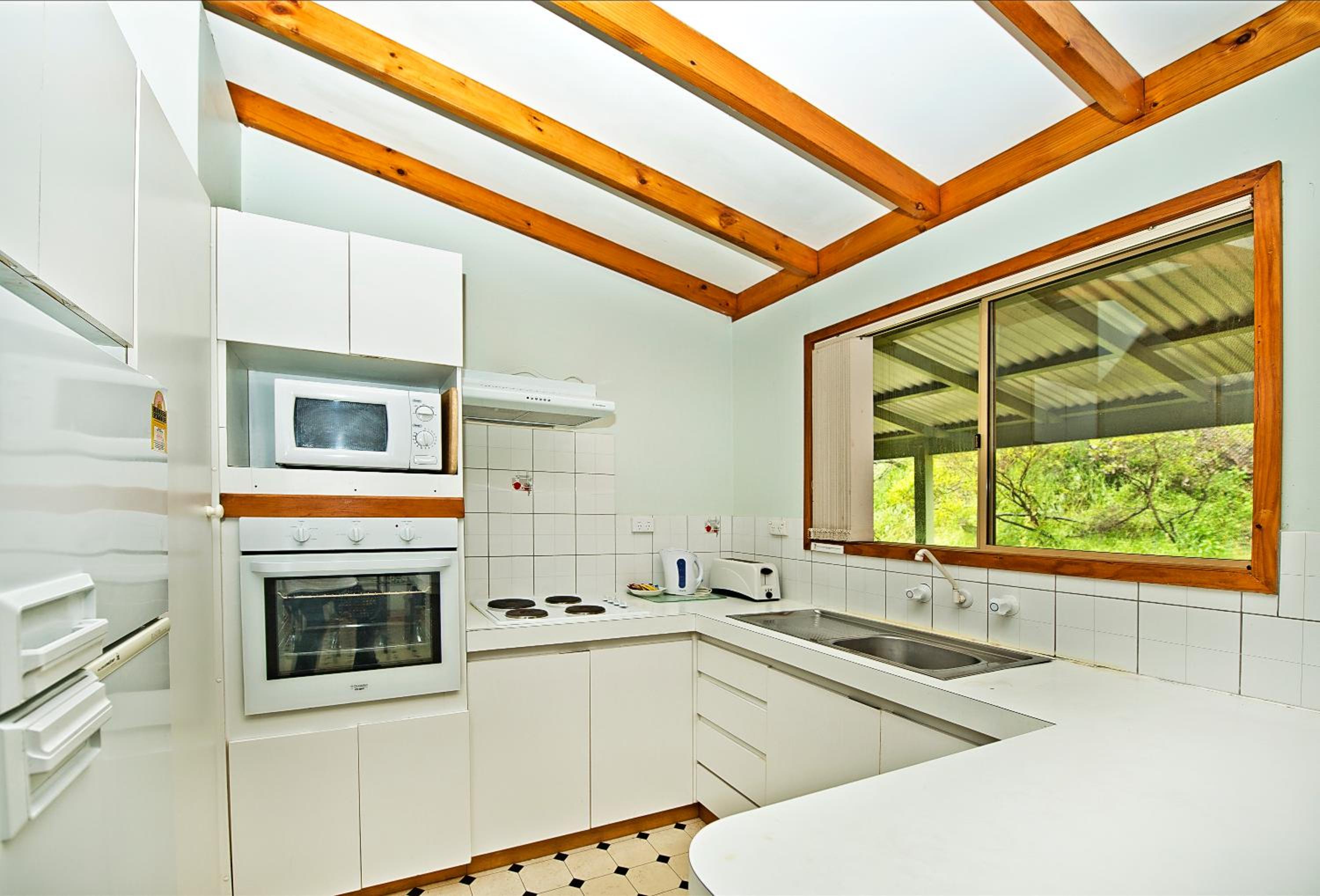 Four-Bedroom House photo 3