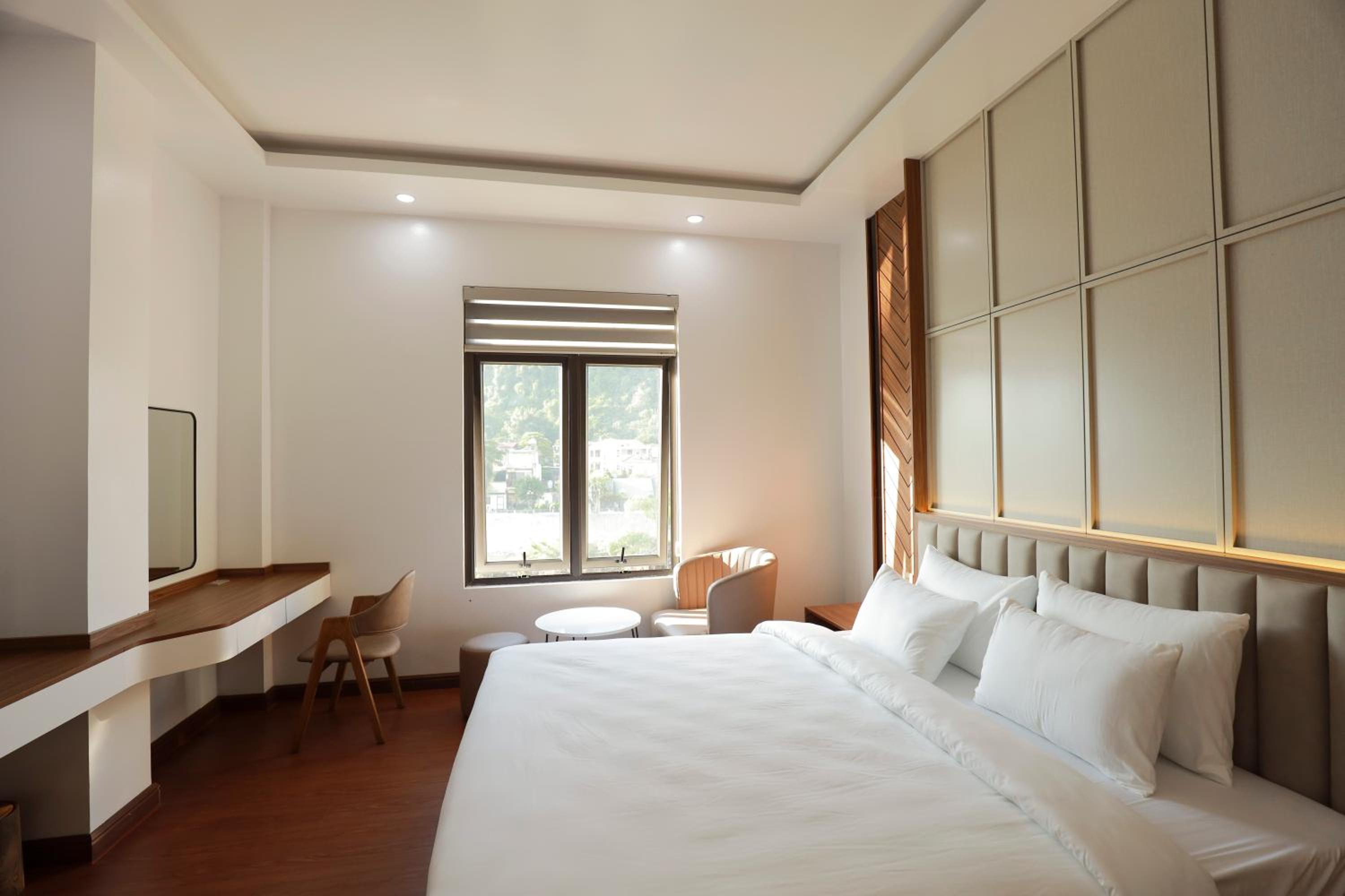 King Room with Mountain View photo 1