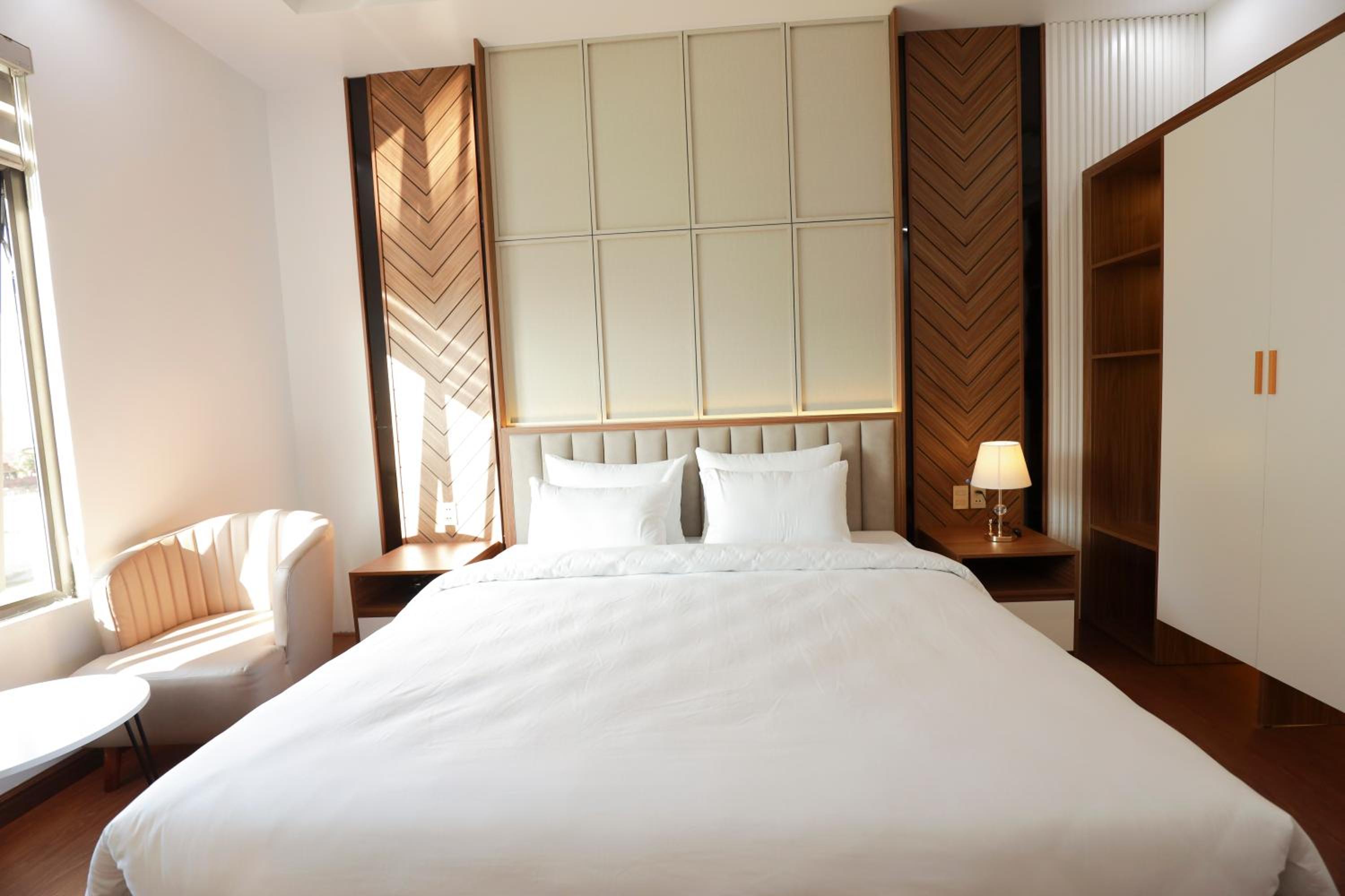 King Room with Mountain View