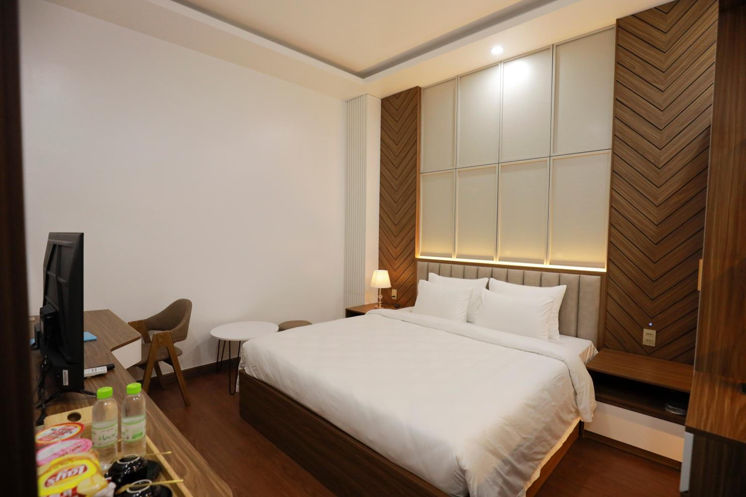 Deluxe King Room photo 3