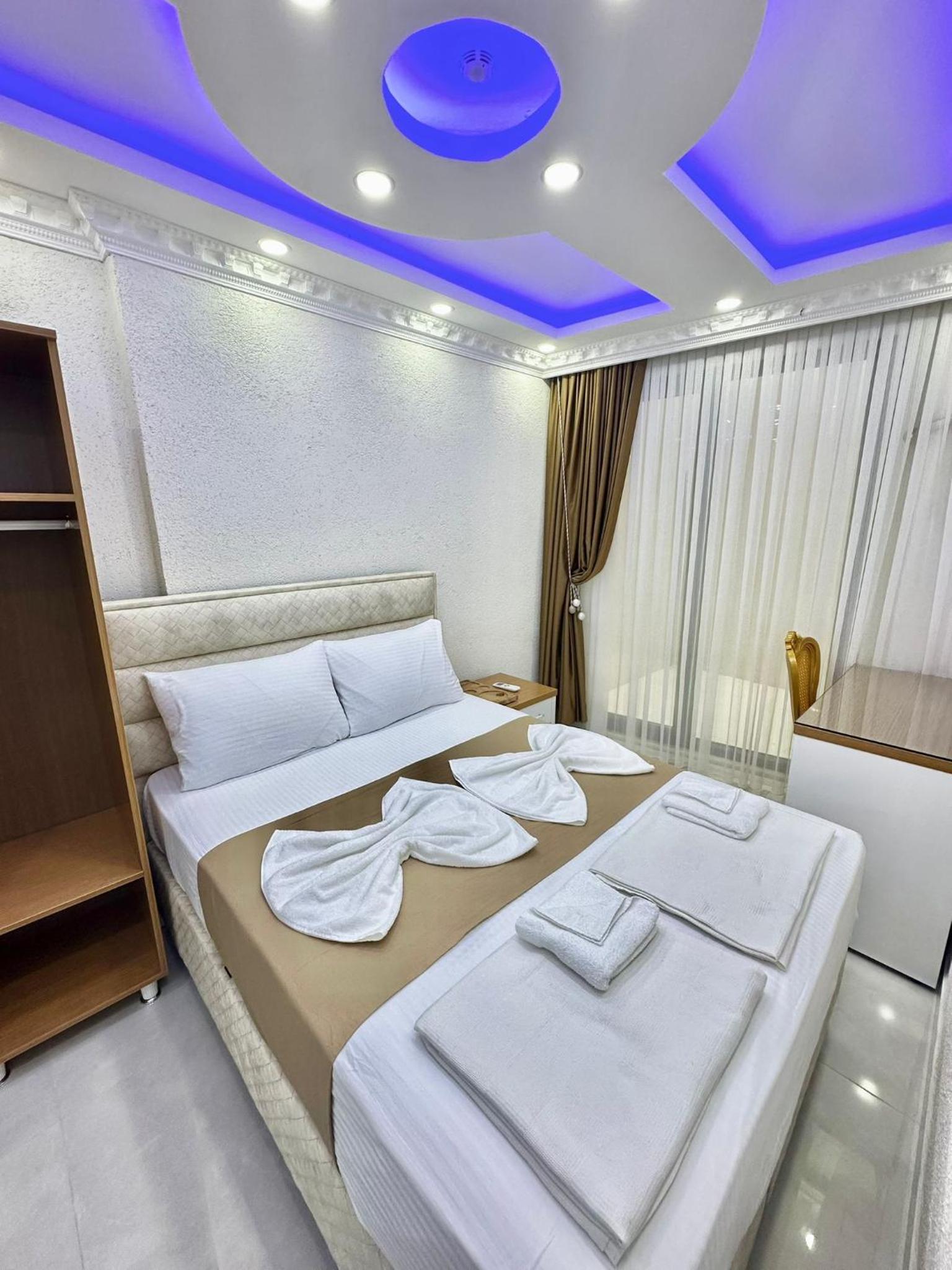 Deluxe Queen Room photo 2