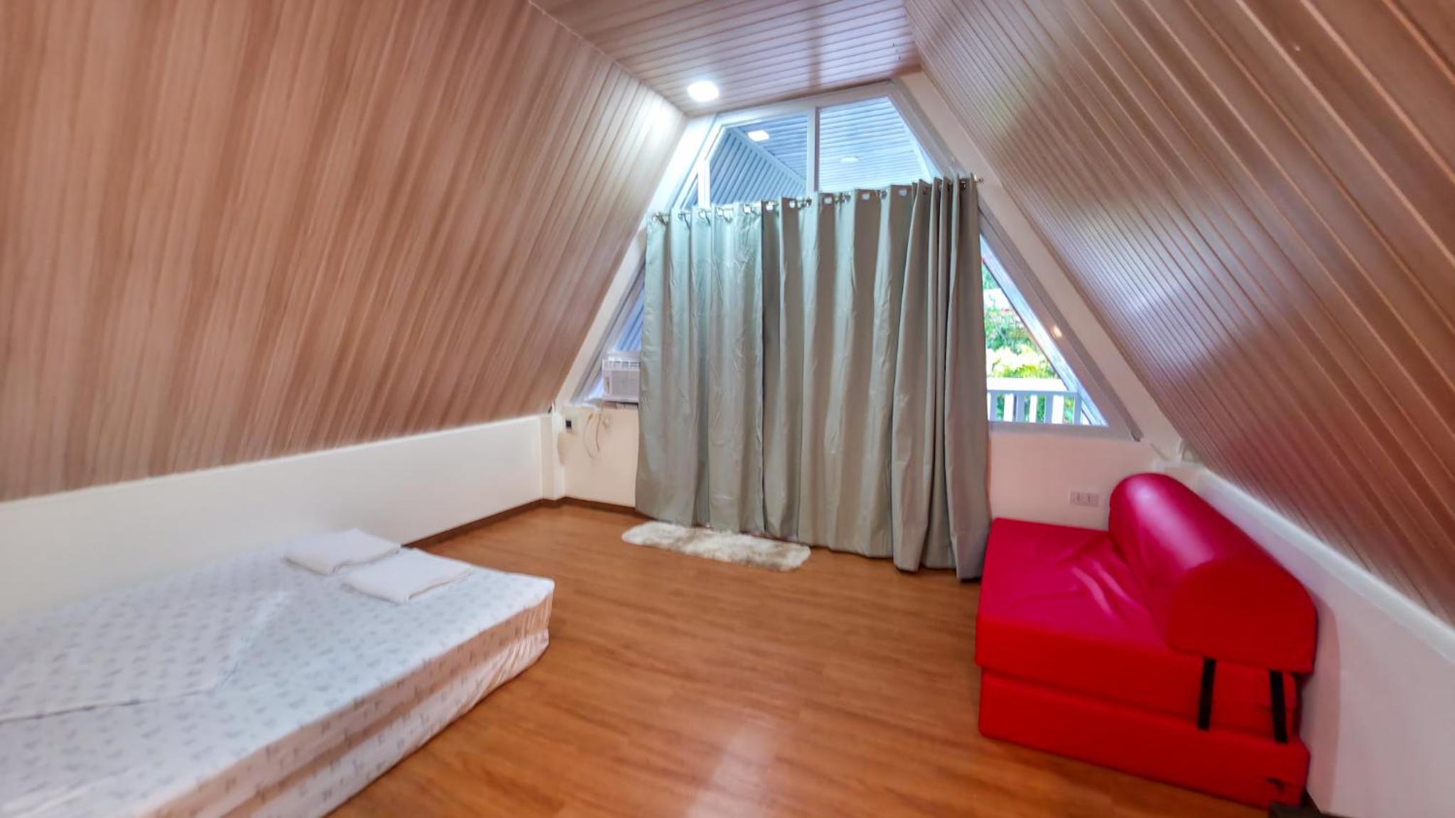 Standard Twin Room with Sofa