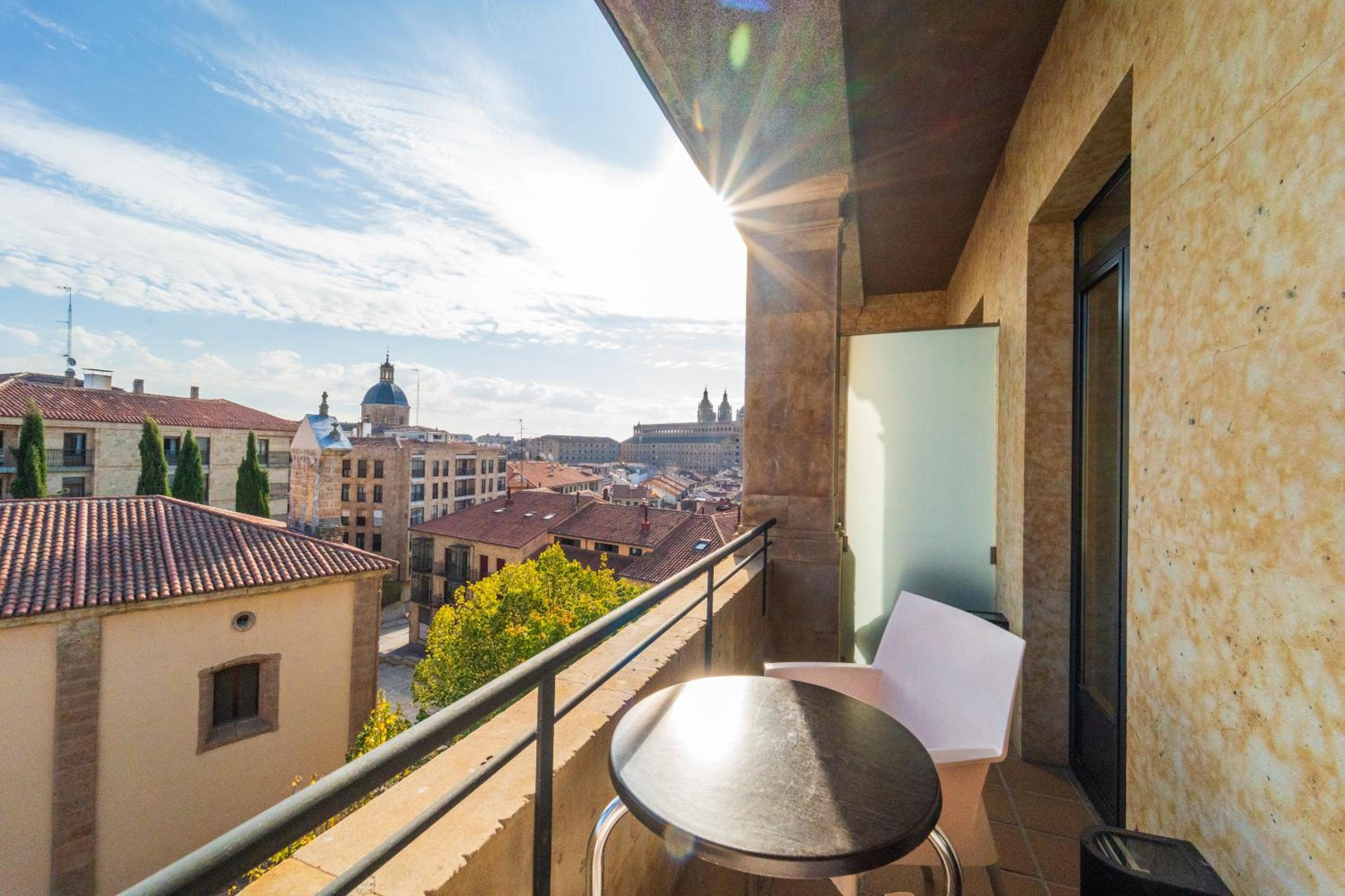 Double or Twin Room with View - Photo 1