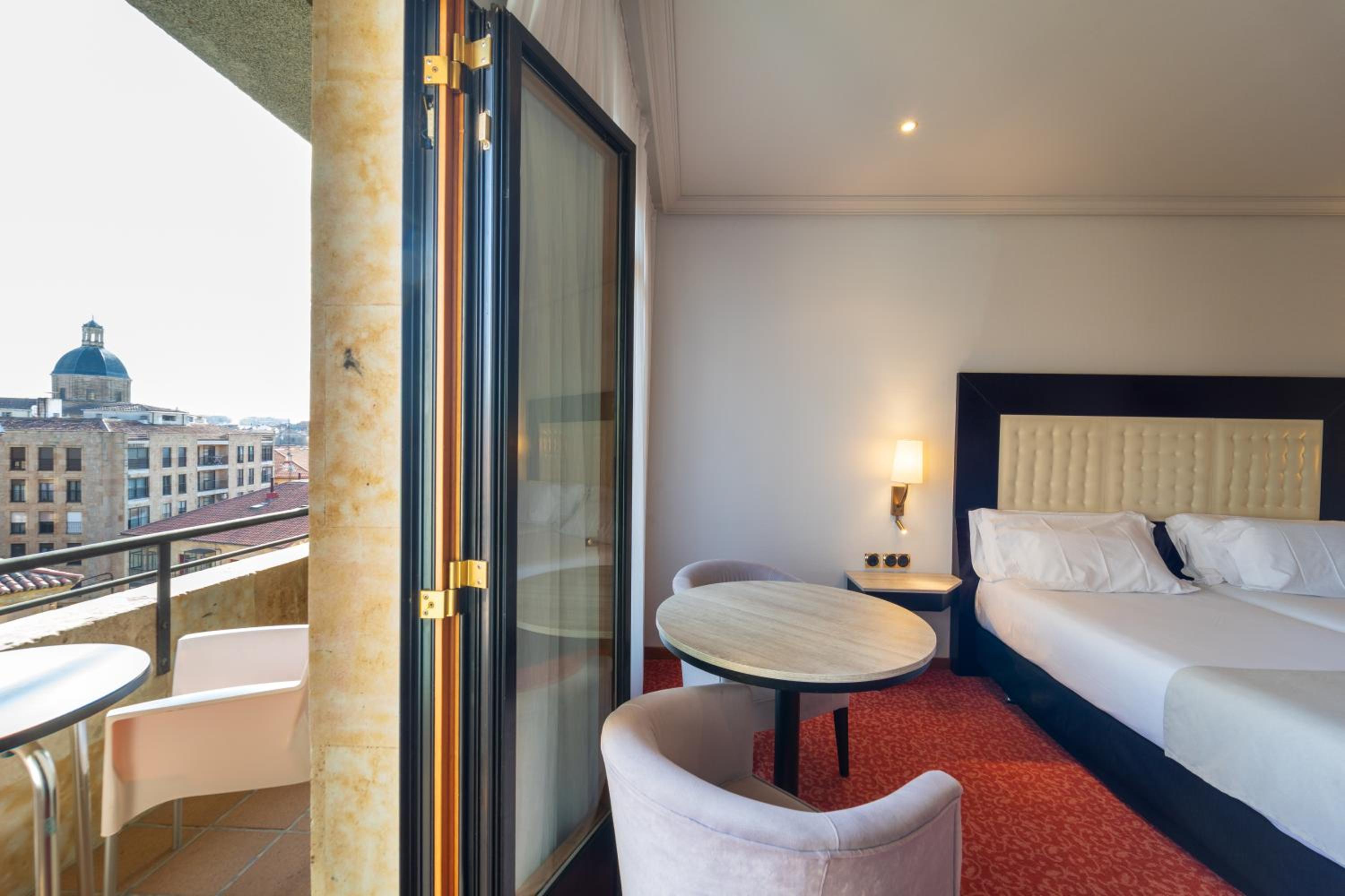 Double or Twin Room with View - Photo 4