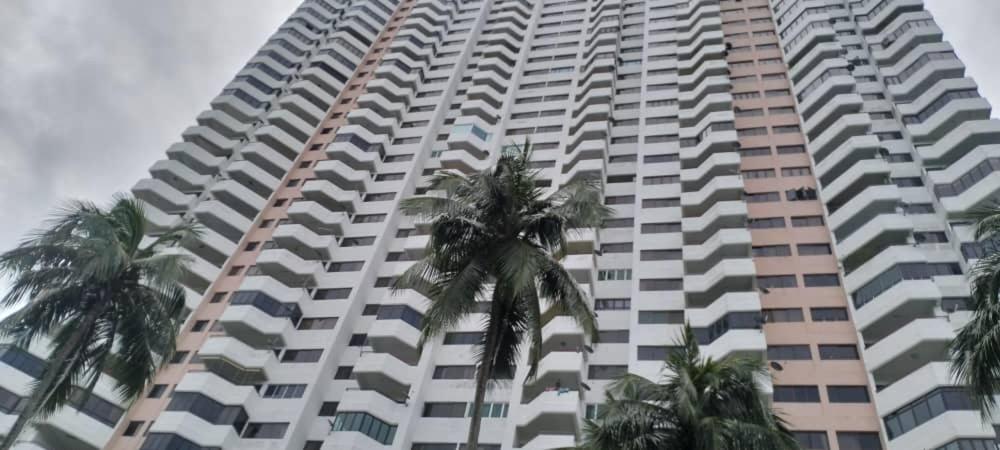 Apartment with Balcony photo 3