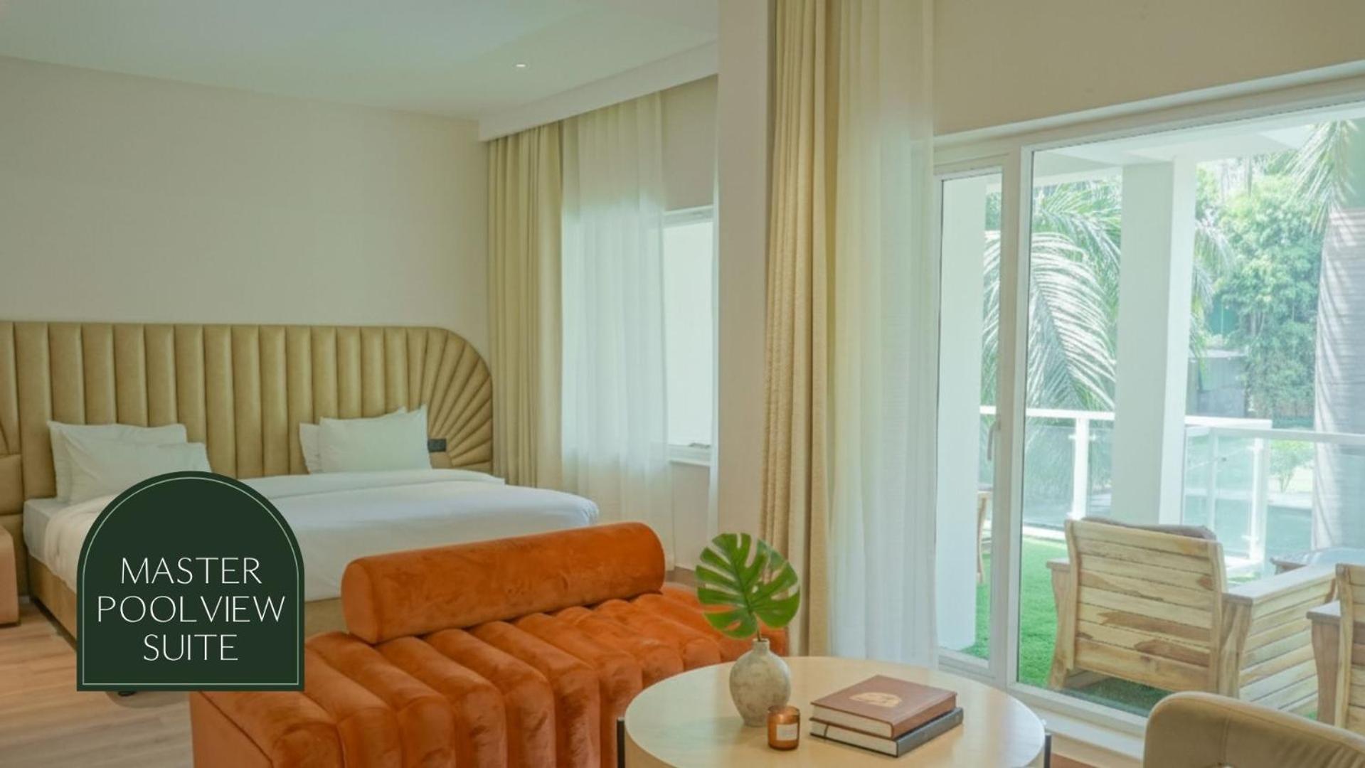 Master Poolview Suite photo 1