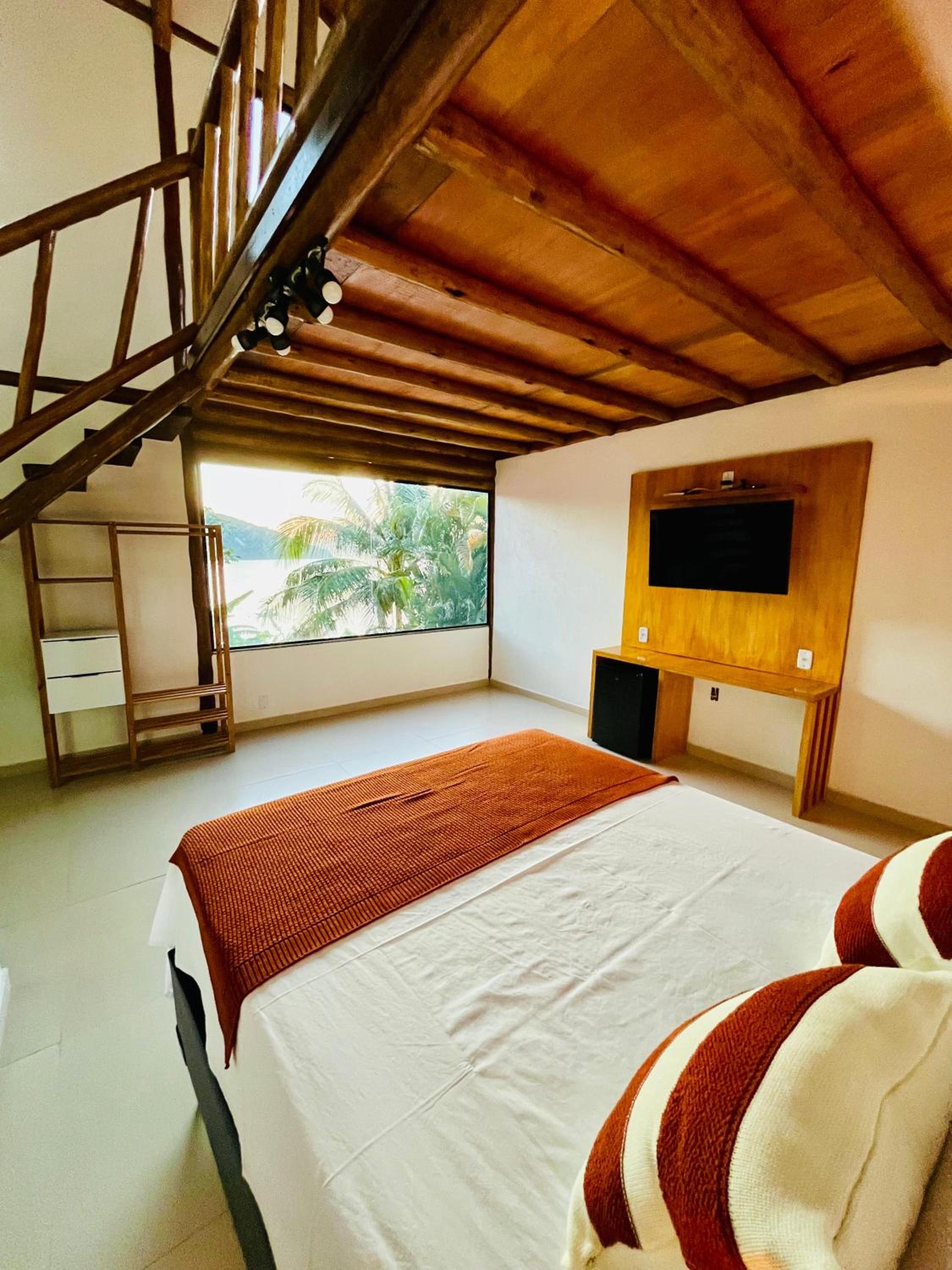 Family Room with Sea View photo 2
