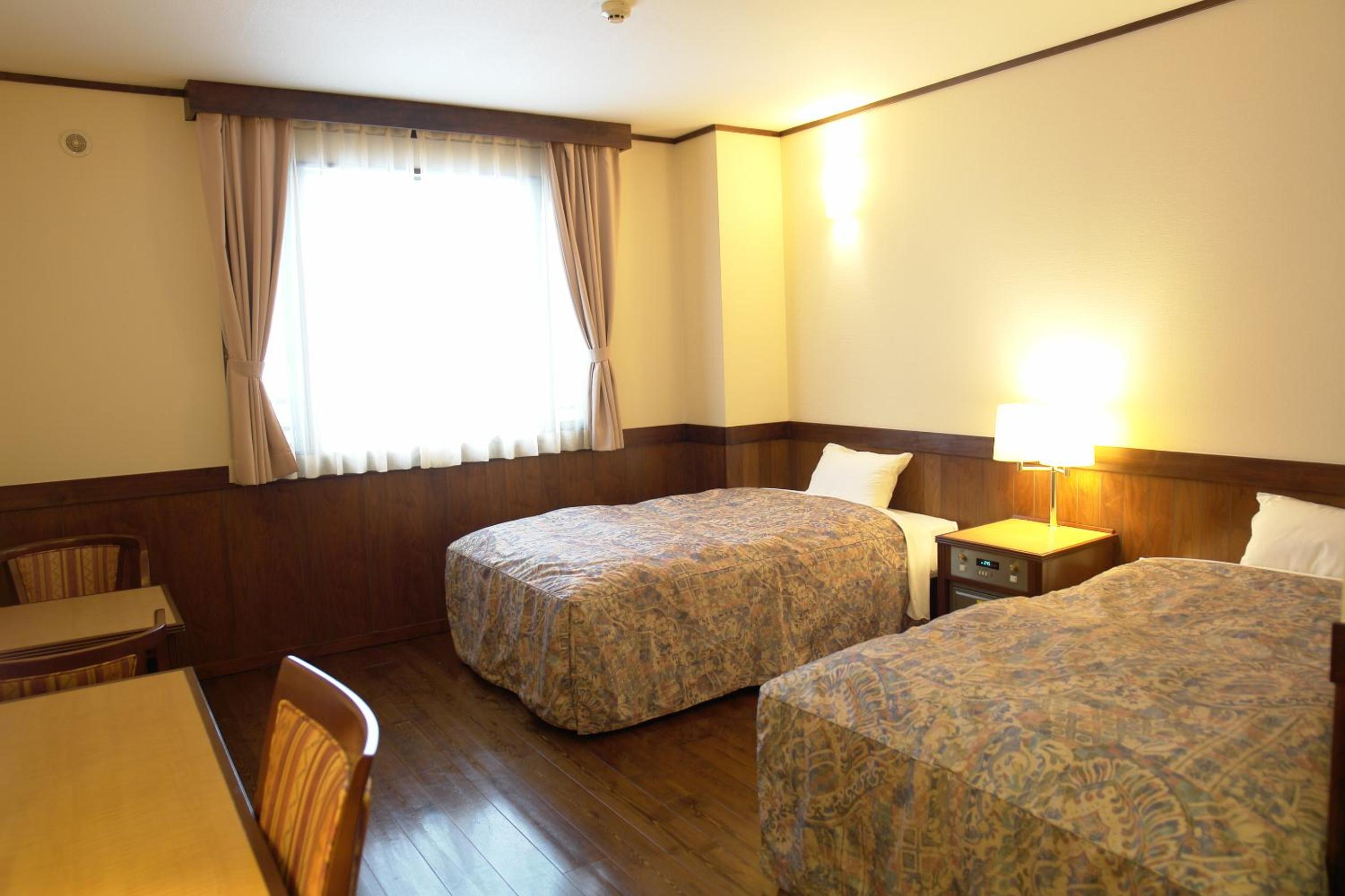Twin Room - Photo 3