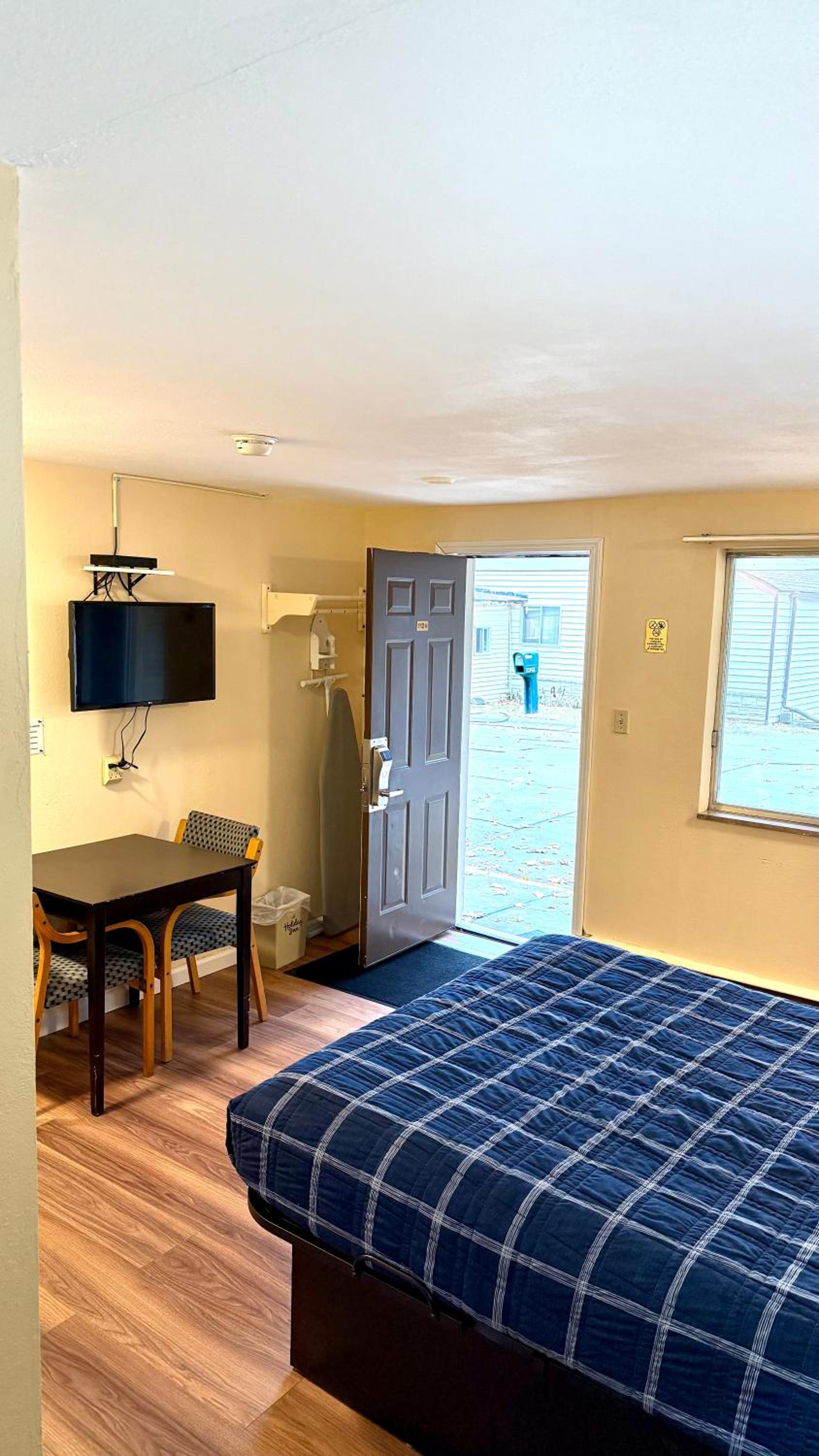 Queen Room - Photo 20