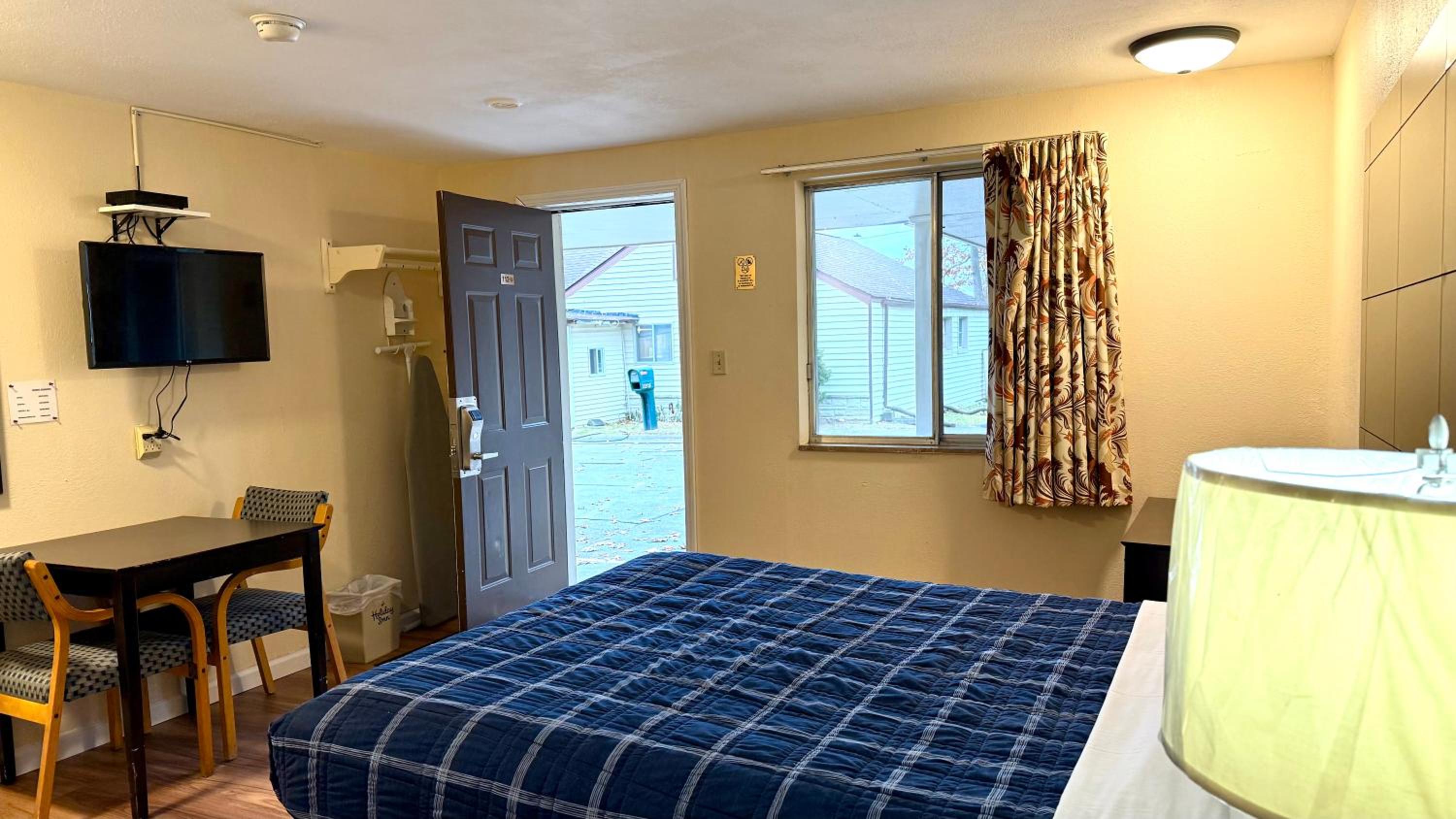 Queen Room - Photo 23