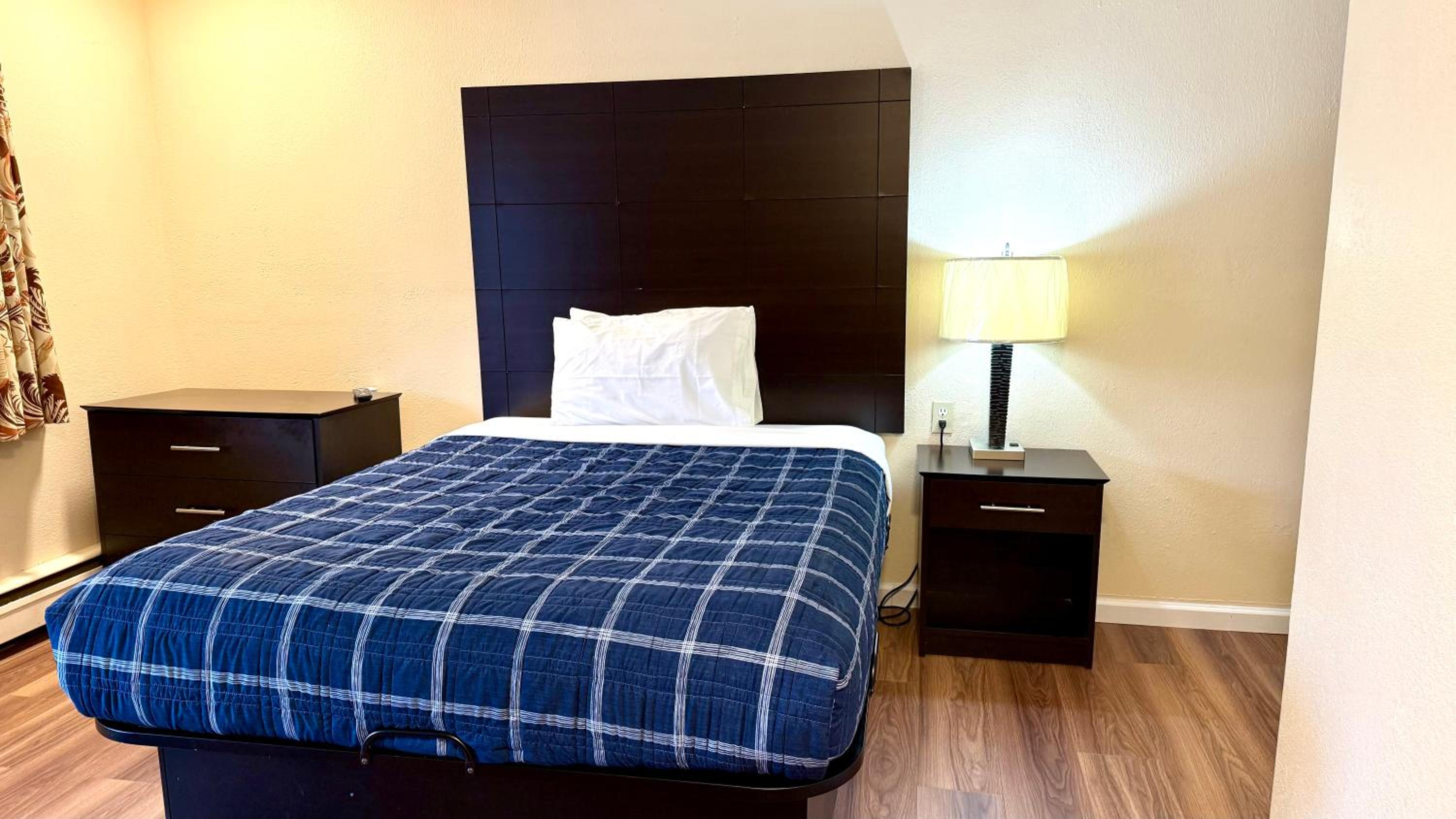 Queen Room - Photo 22