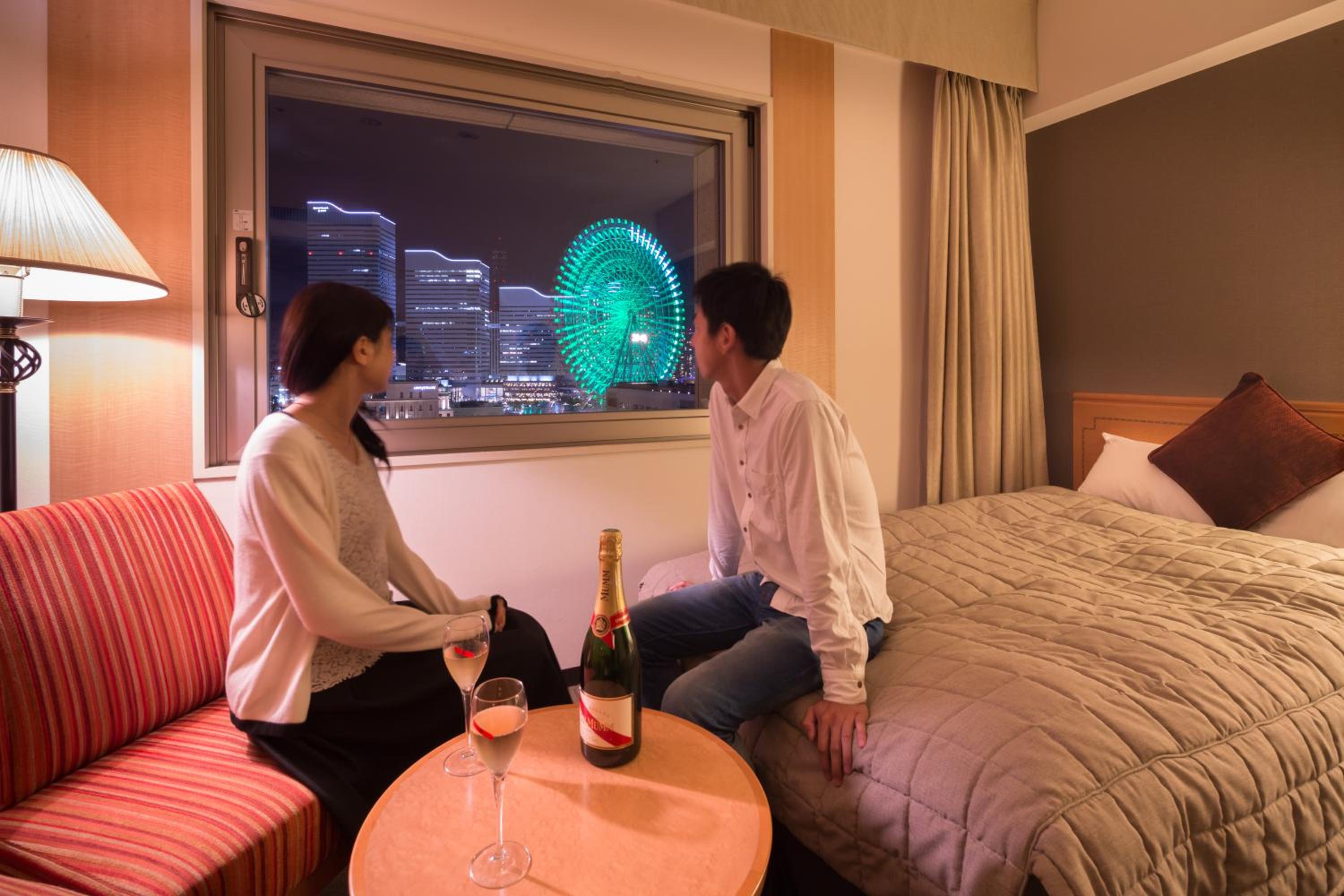 Twin Room - Smoking - Photo 4