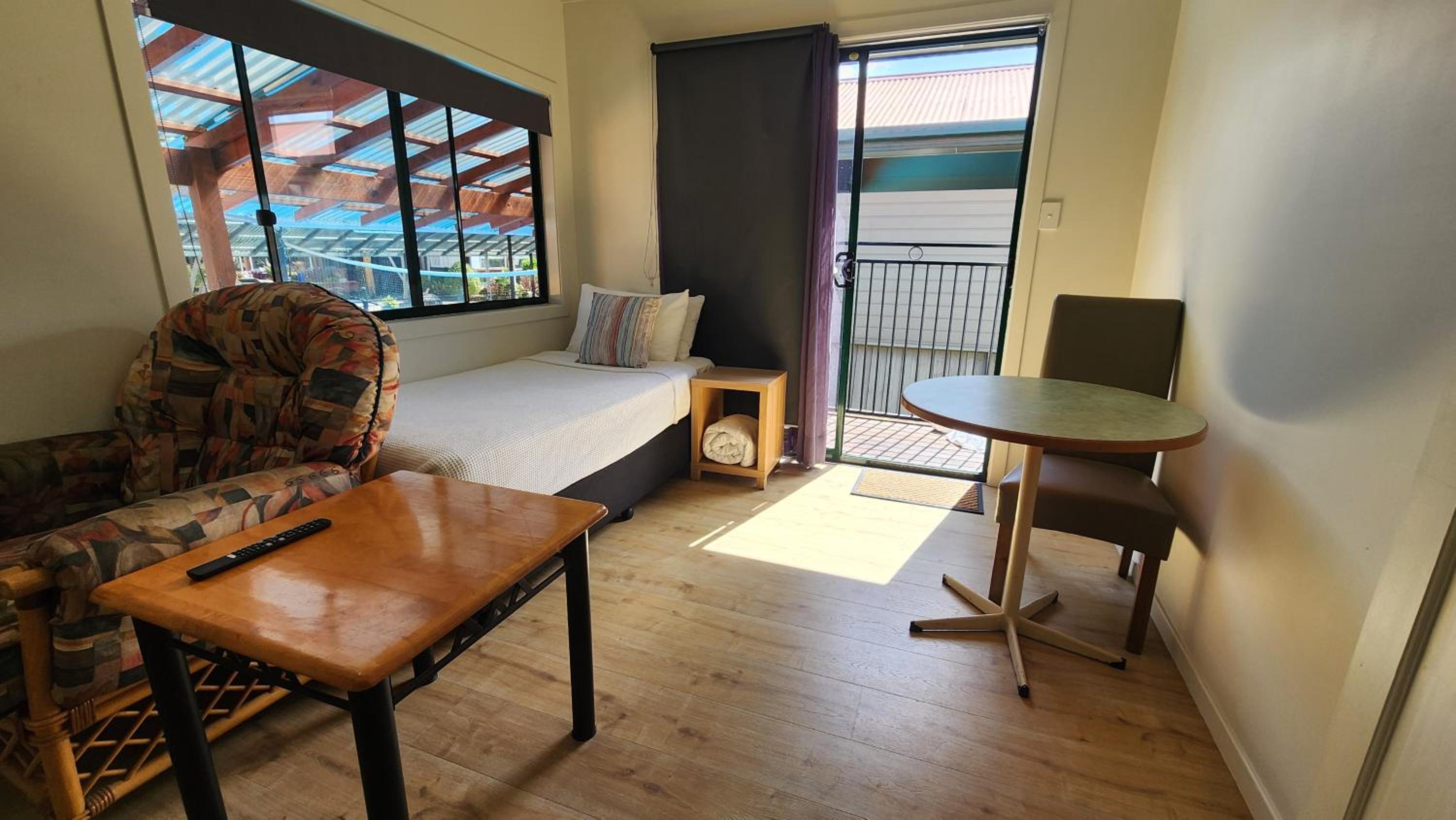 Single Room with Pool View photo 2