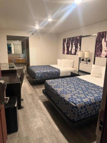 Queen Room - Photo 1