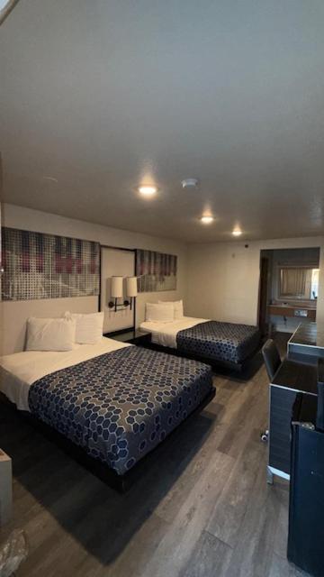 Queen Room - Photo 10