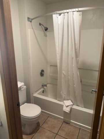 Deluxe Queen Suite