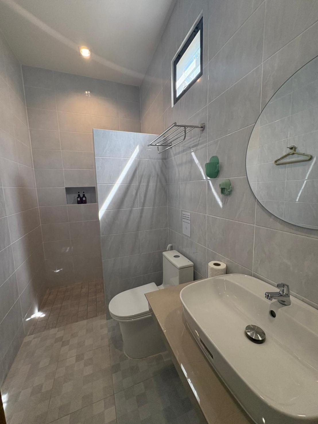 Superior King Room - Photo 8