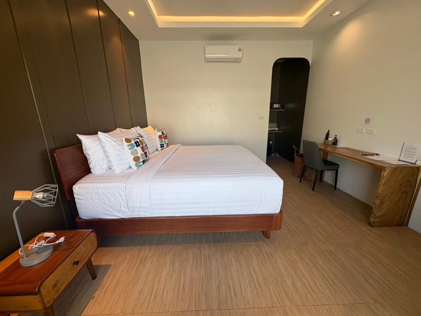 Superior King Room - Photo 4
