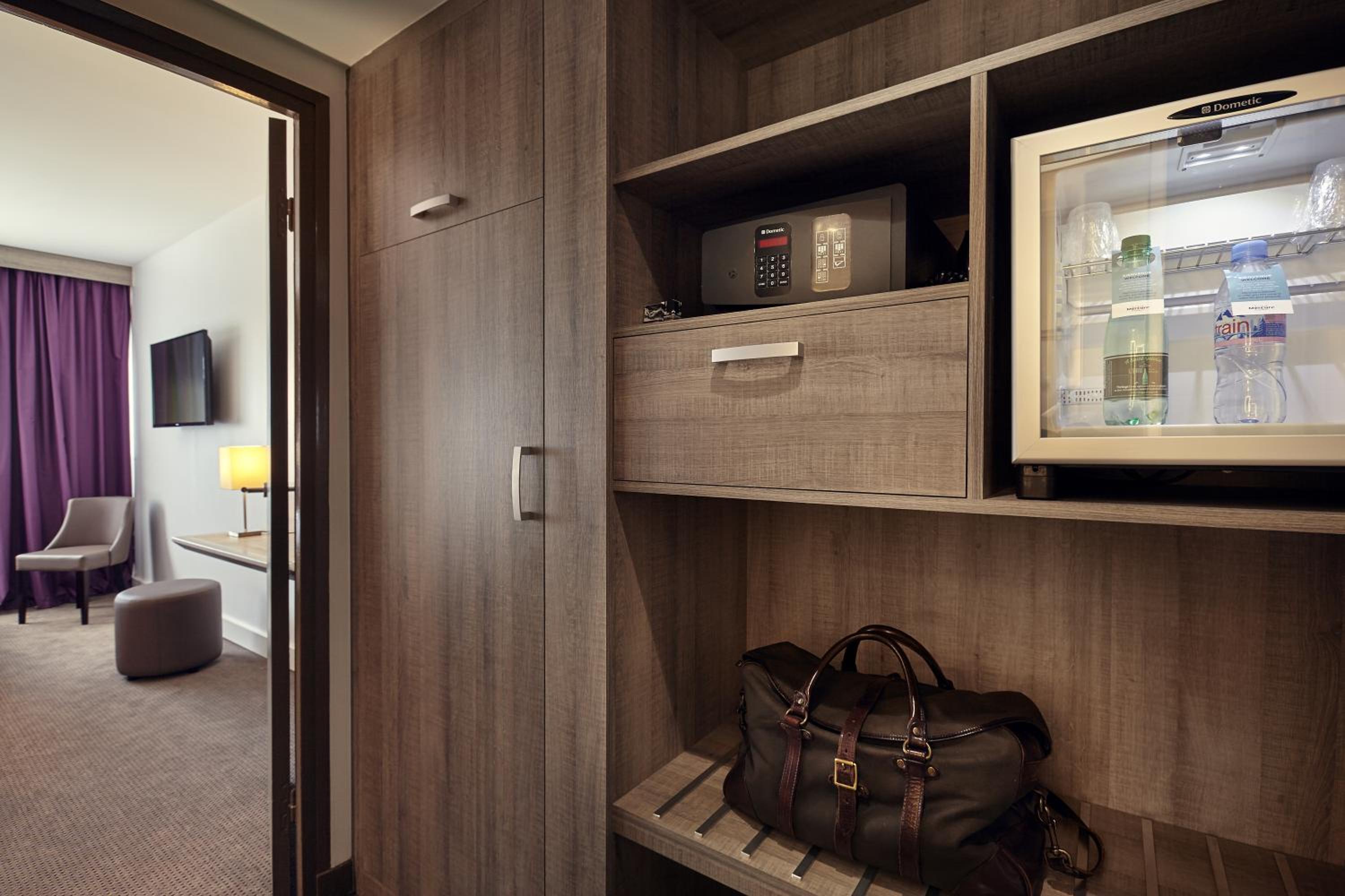 Classic Room with One Double Bed and One Single Bed