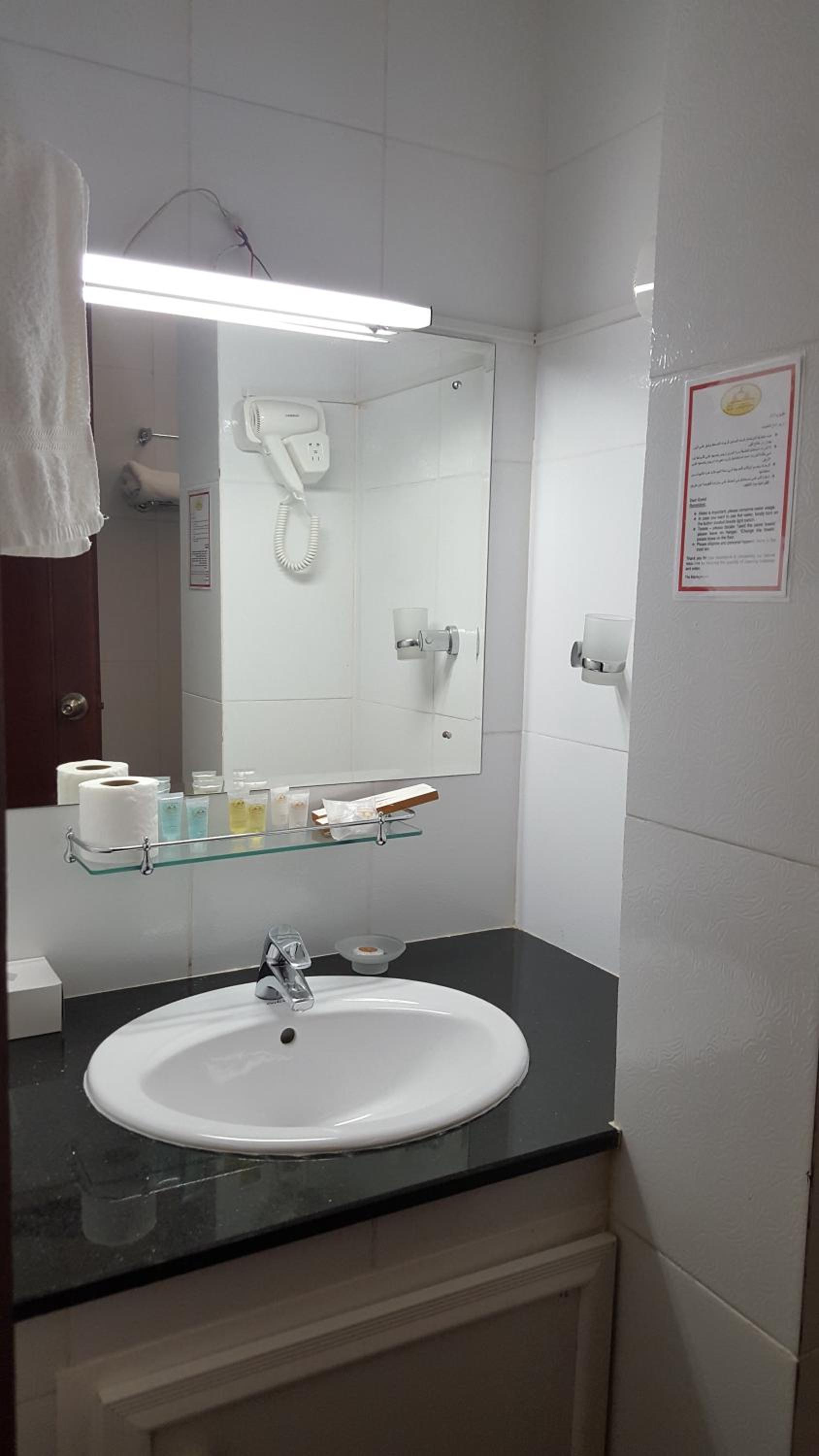 Double Room - Photo 15