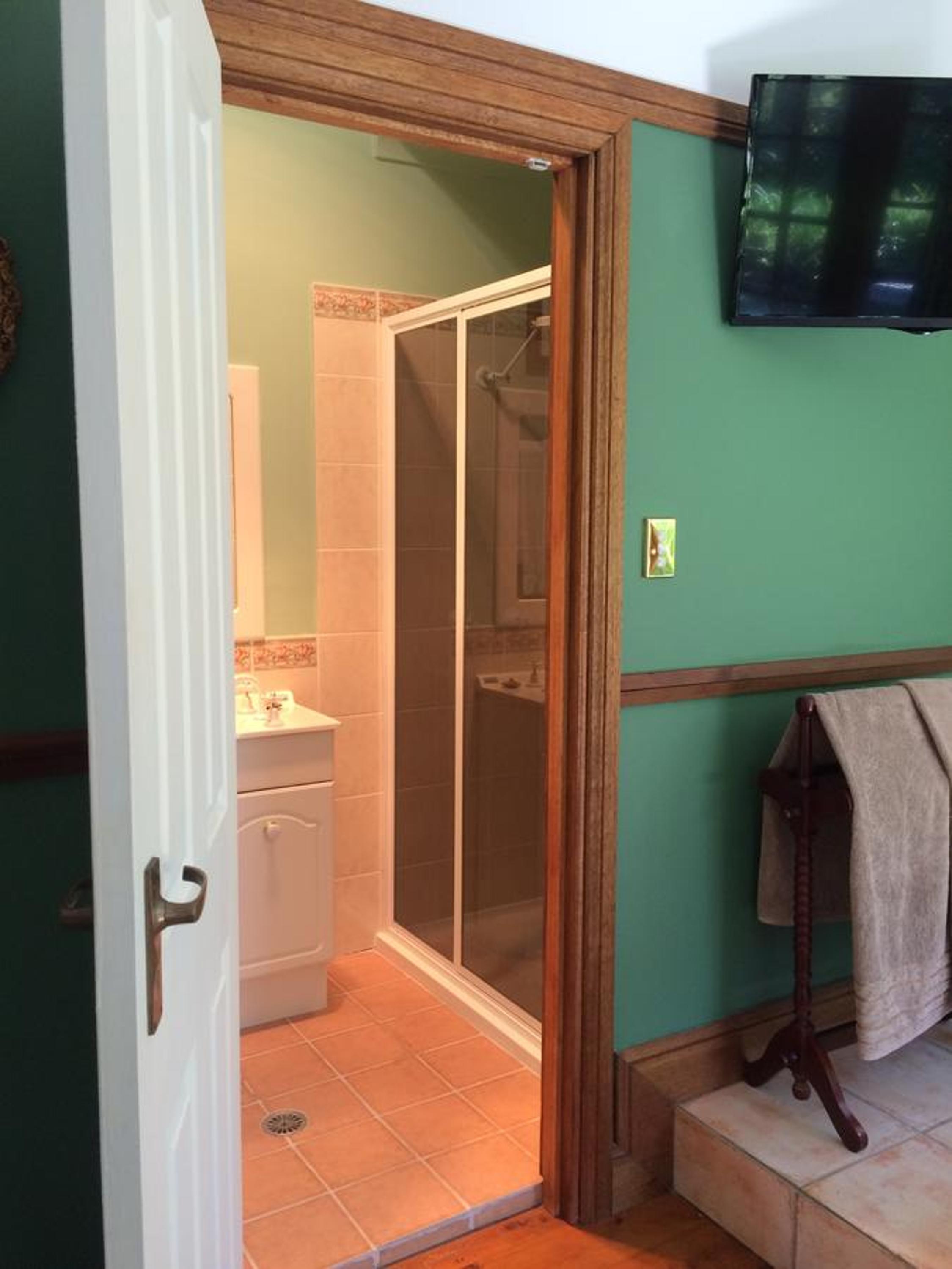 Deluxe Double Room with Bath photo 3