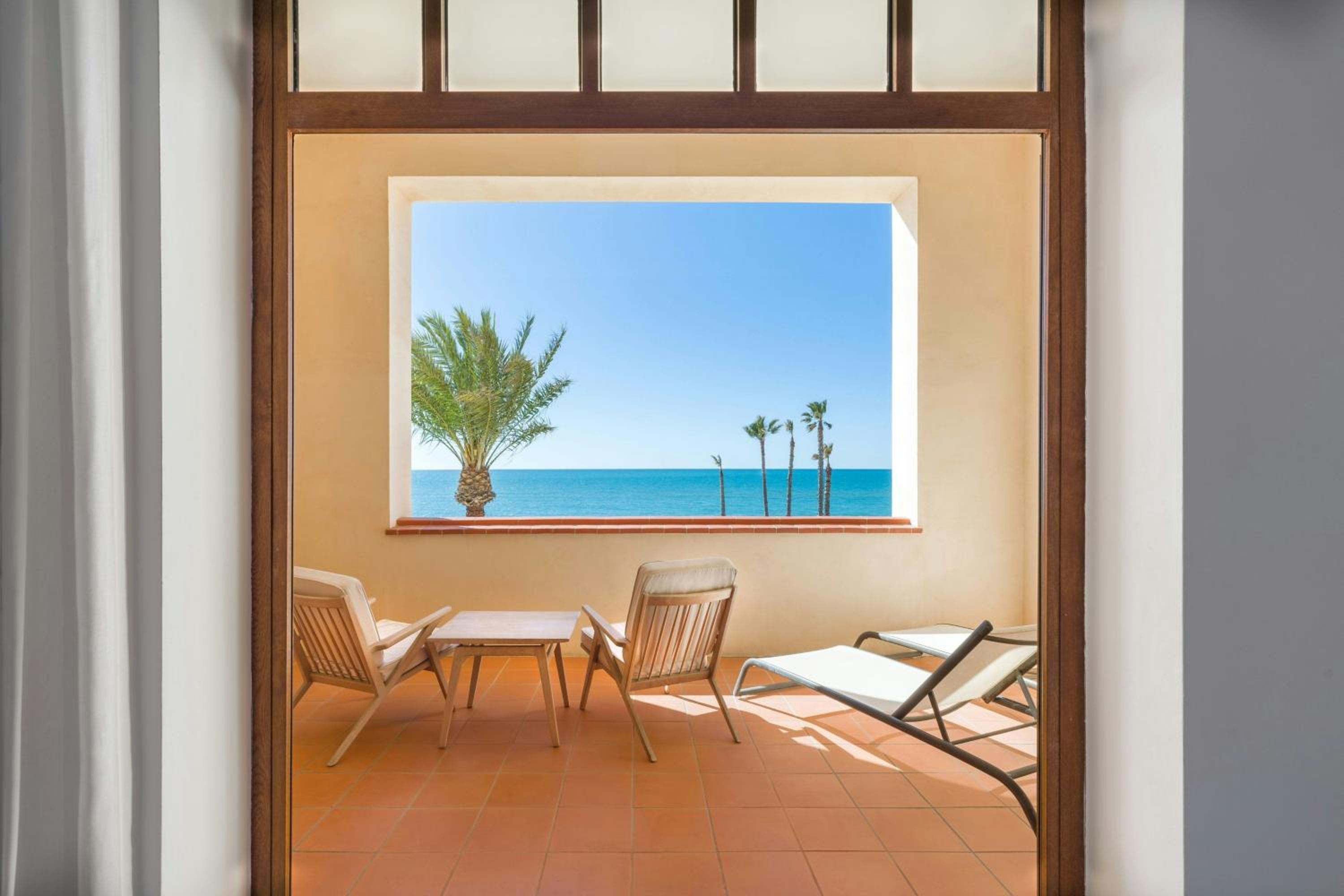 Grand Premium Beachfront Historic King Room