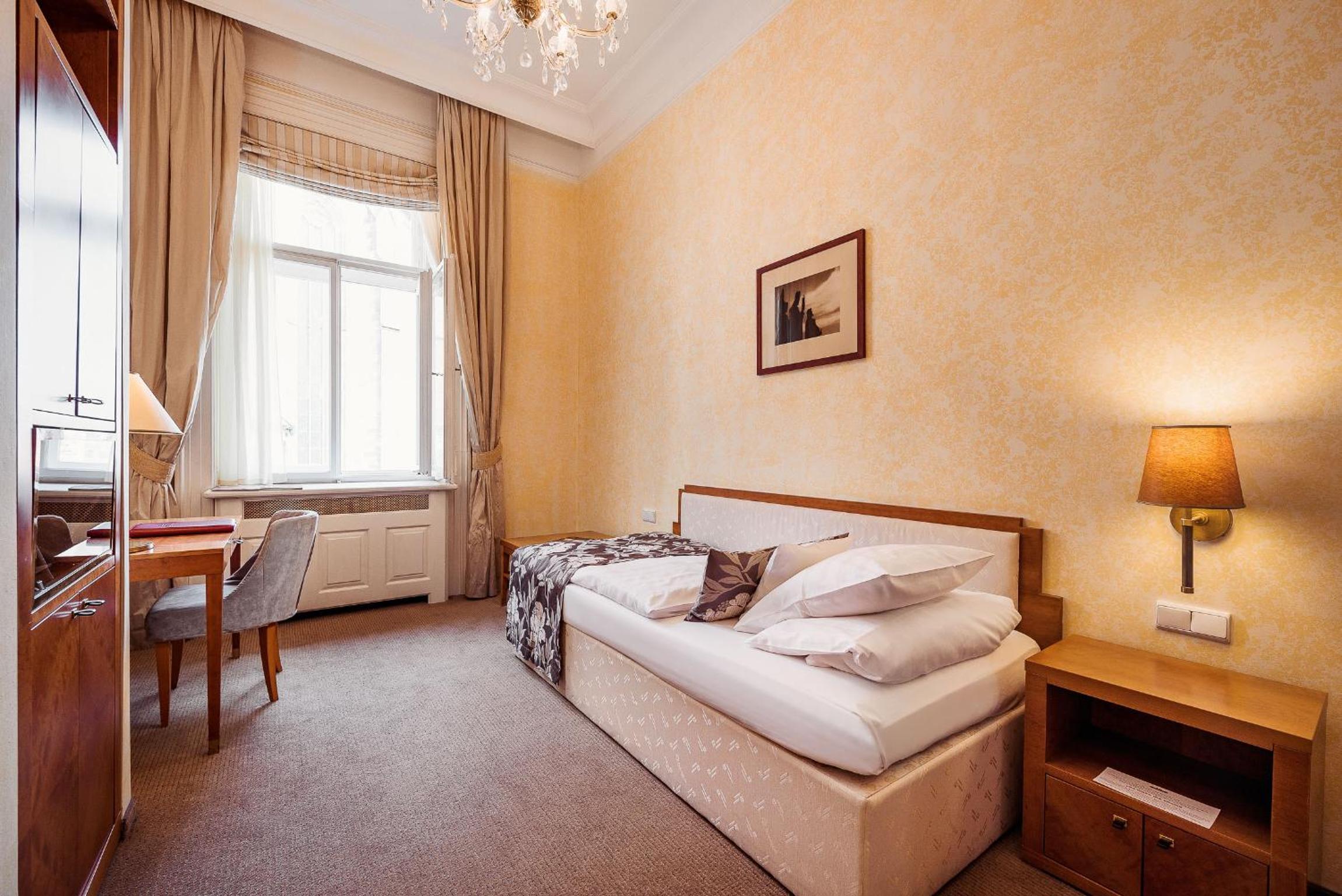 Standard Single Room thumbnail 6
