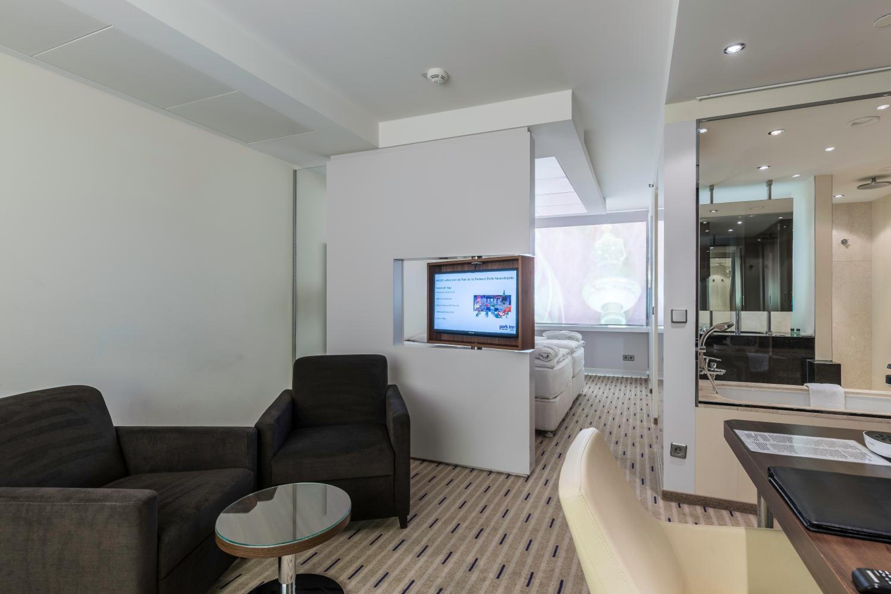 Color Suite (Windowless Suite) - Photo 10