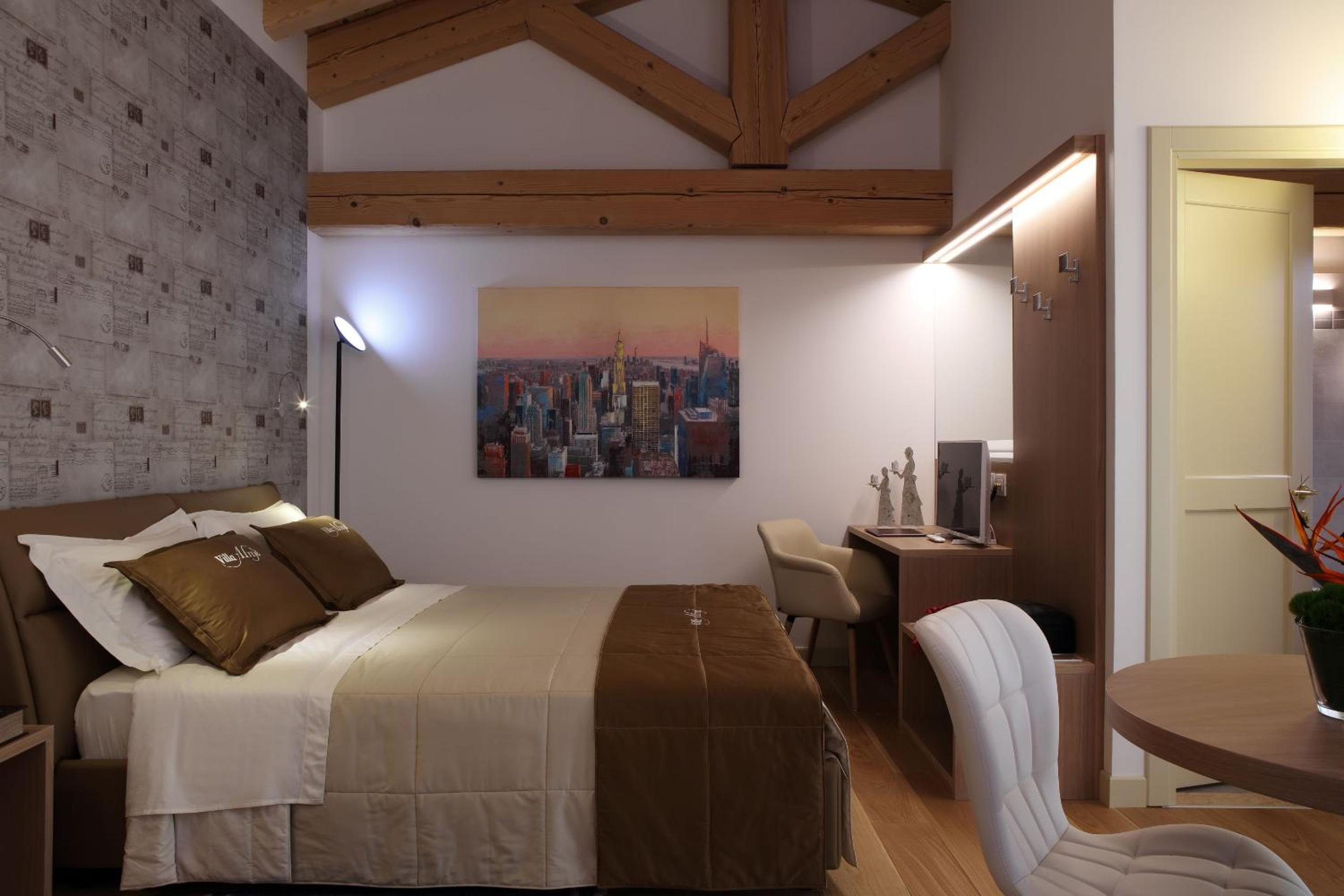 Large Double Room photo 3