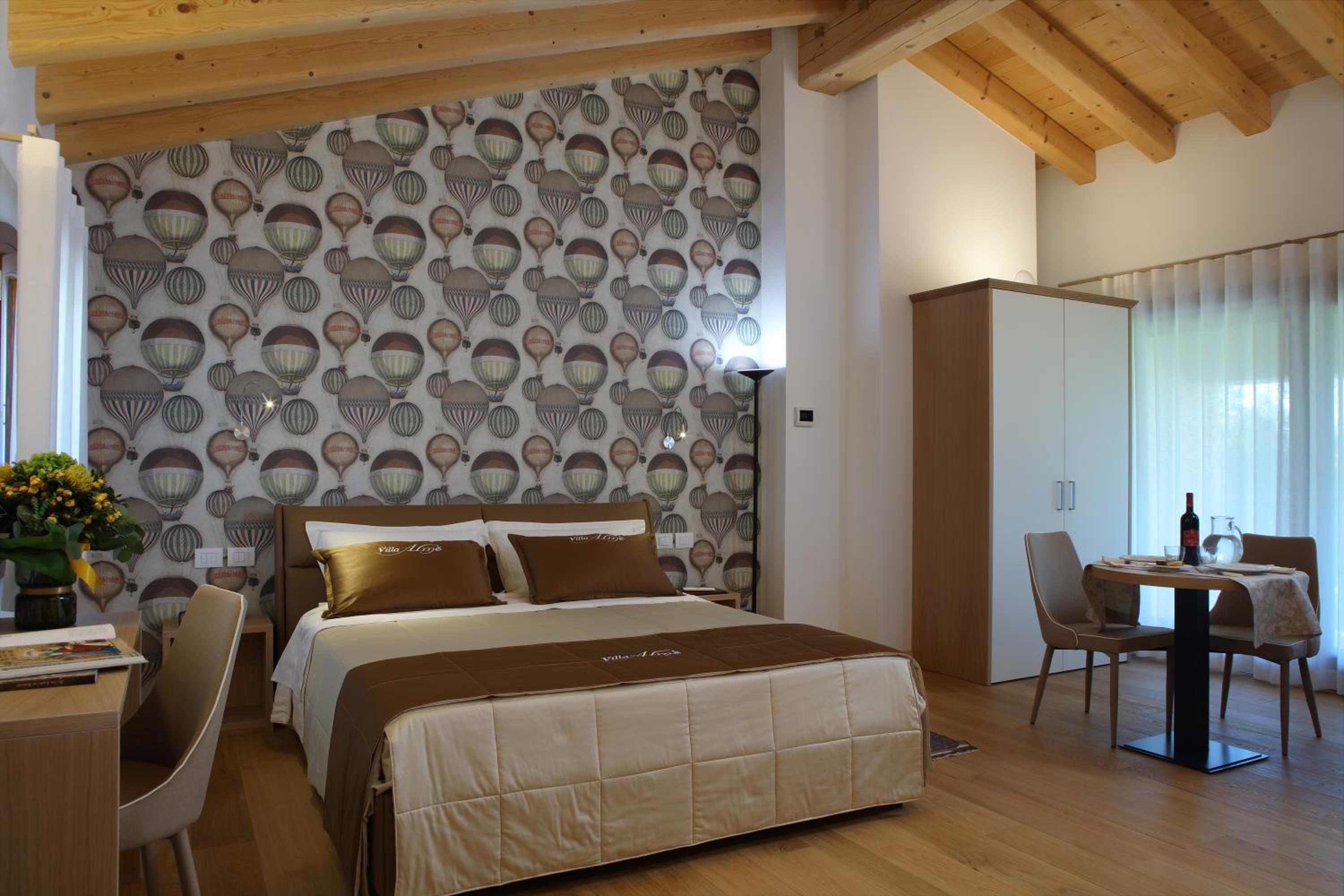 Large Double Room photo 2