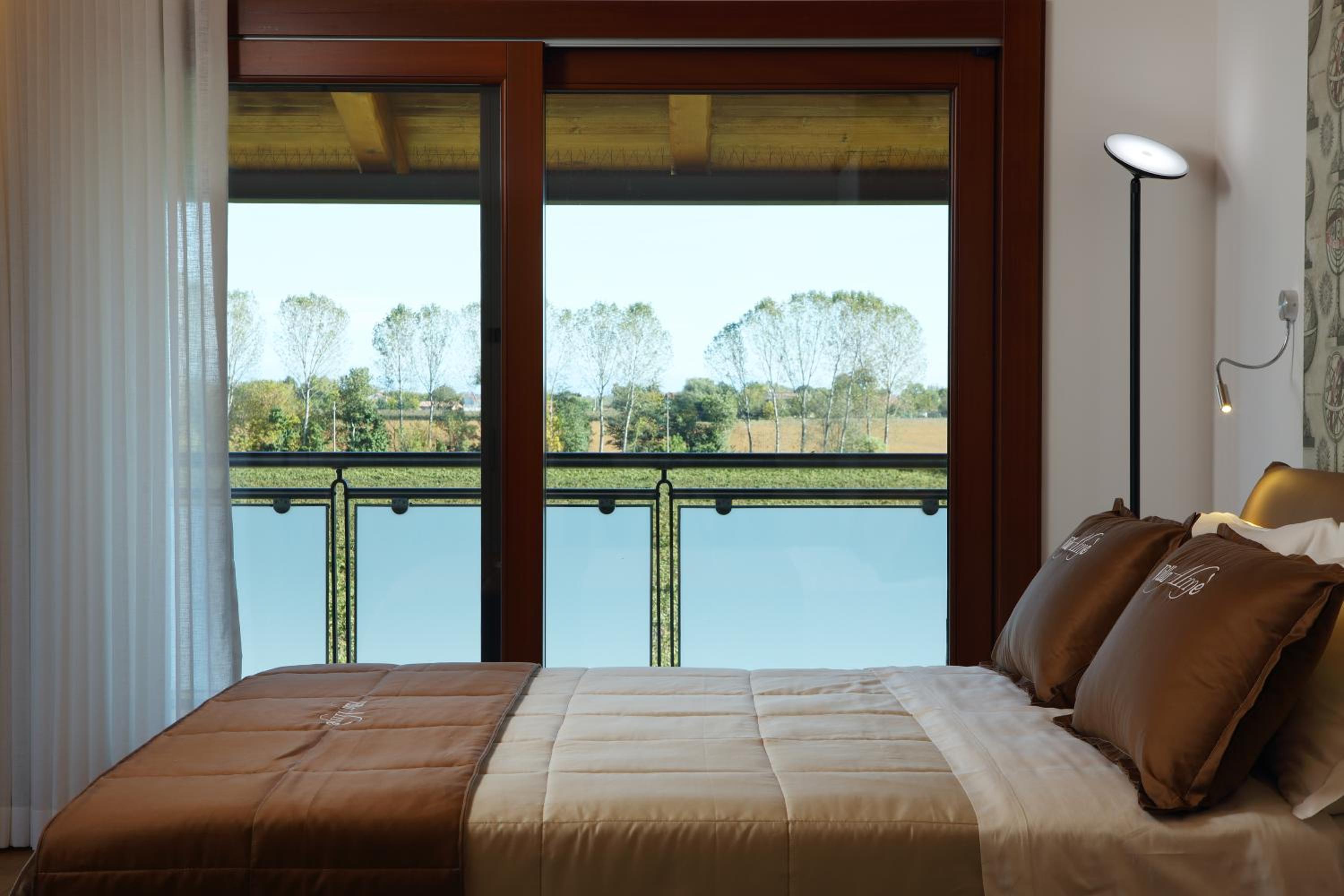 Deluxe Double Room with Balcony photo 1