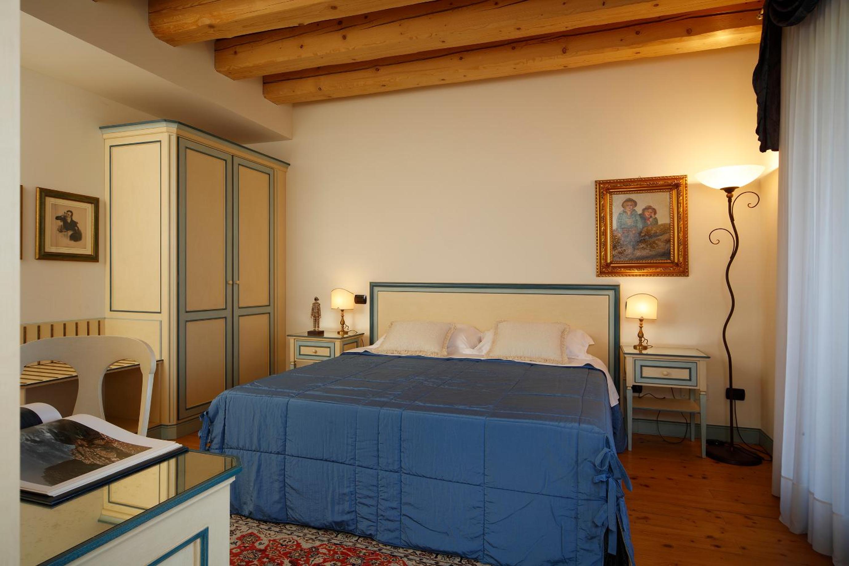 King Room with Balcony photo 2